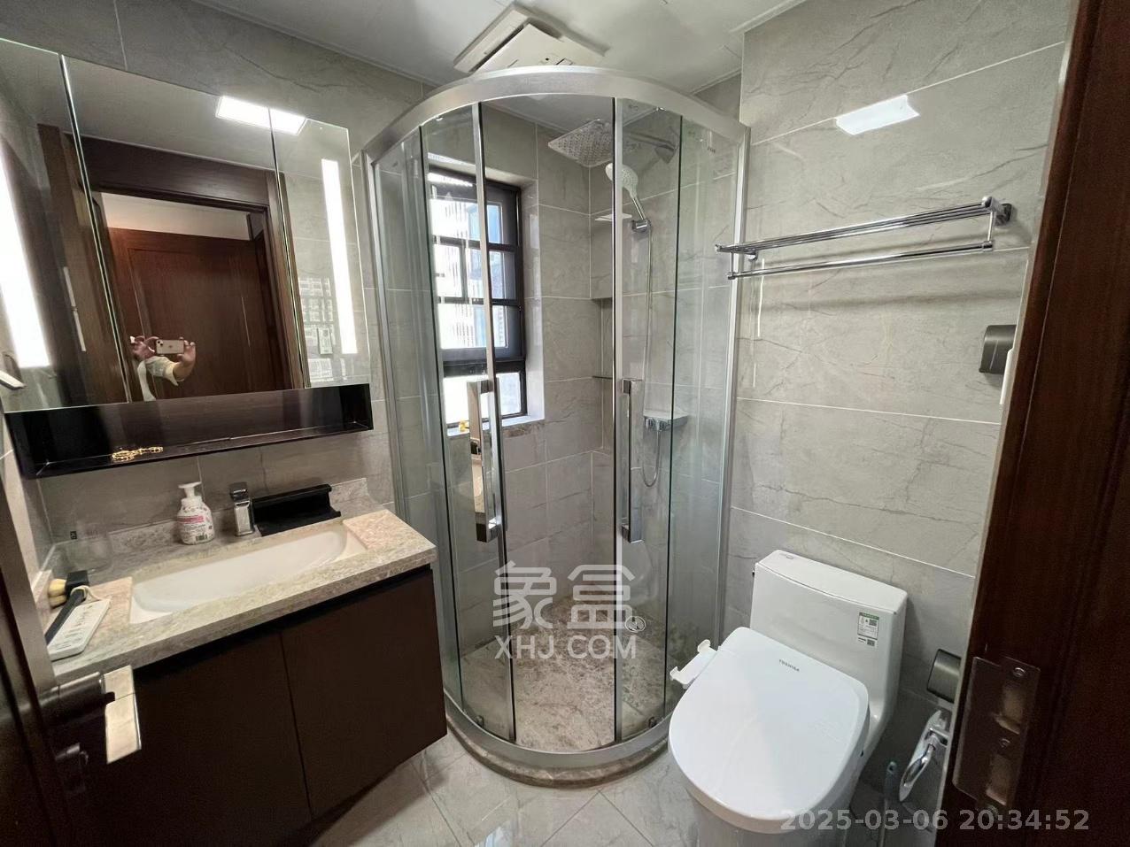 万科里金域滨江  3室2厅2卫    5600.0元/月室内图