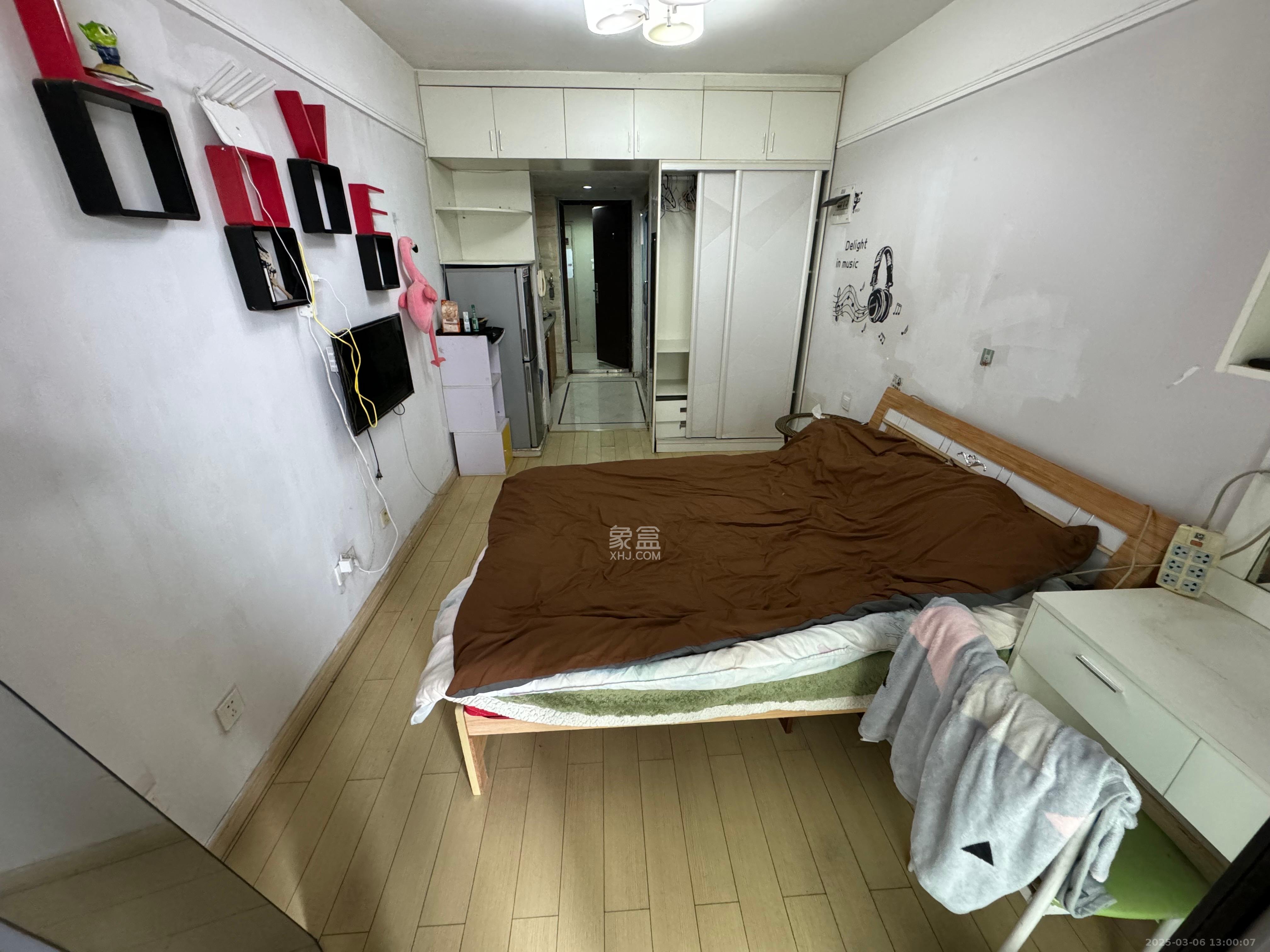 万科城  1室1厅1卫    1300.0元/月室内图