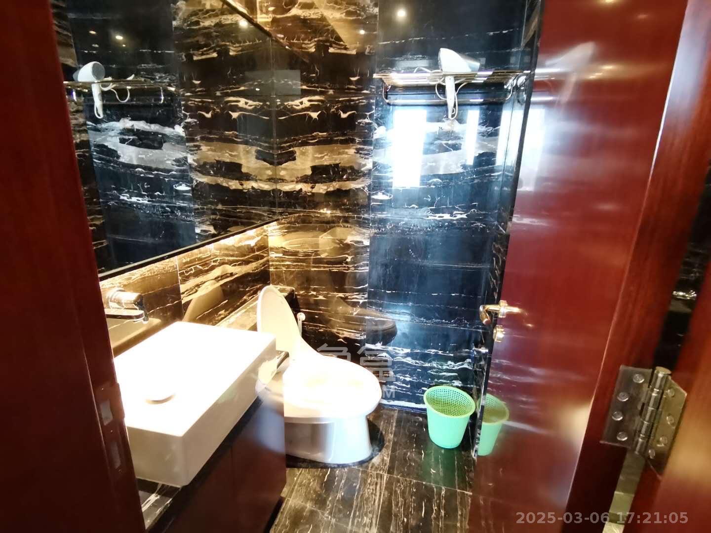 运达中央广场一、二期  2室2厅2卫    7000.0元/月 运达中央广场一、二期  2室2厅2卫    7000.0元/月室内图