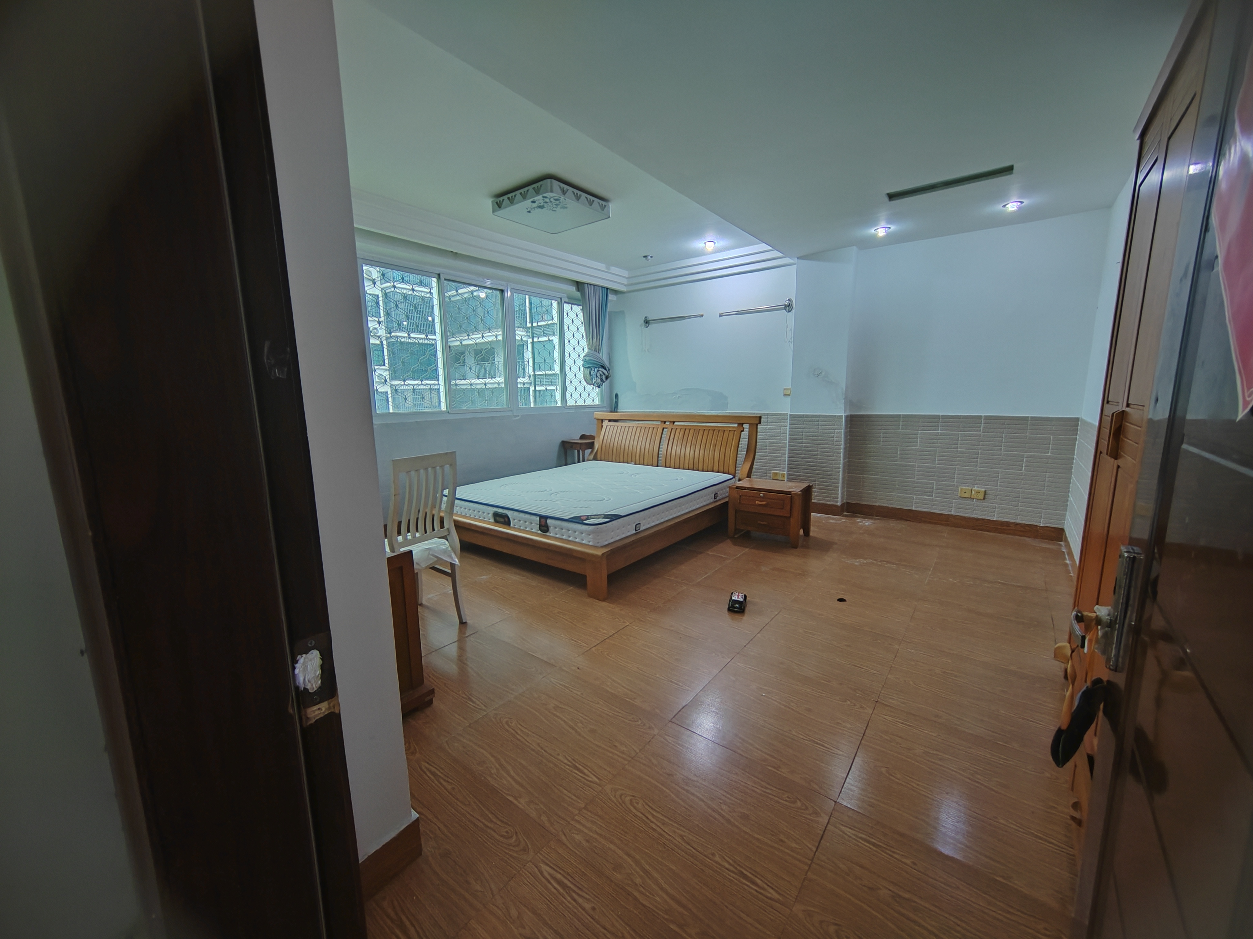 顺发新村 4室2厅2卫 3500.0元/月 顺发新村 4室2厅2卫 3500.0元/月室内图