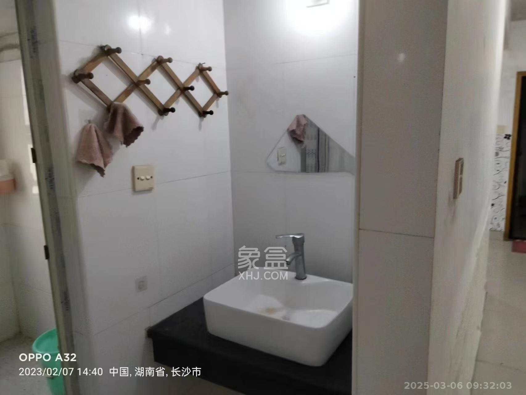 德润园  2室2厅1卫   1800.00元/月室内图