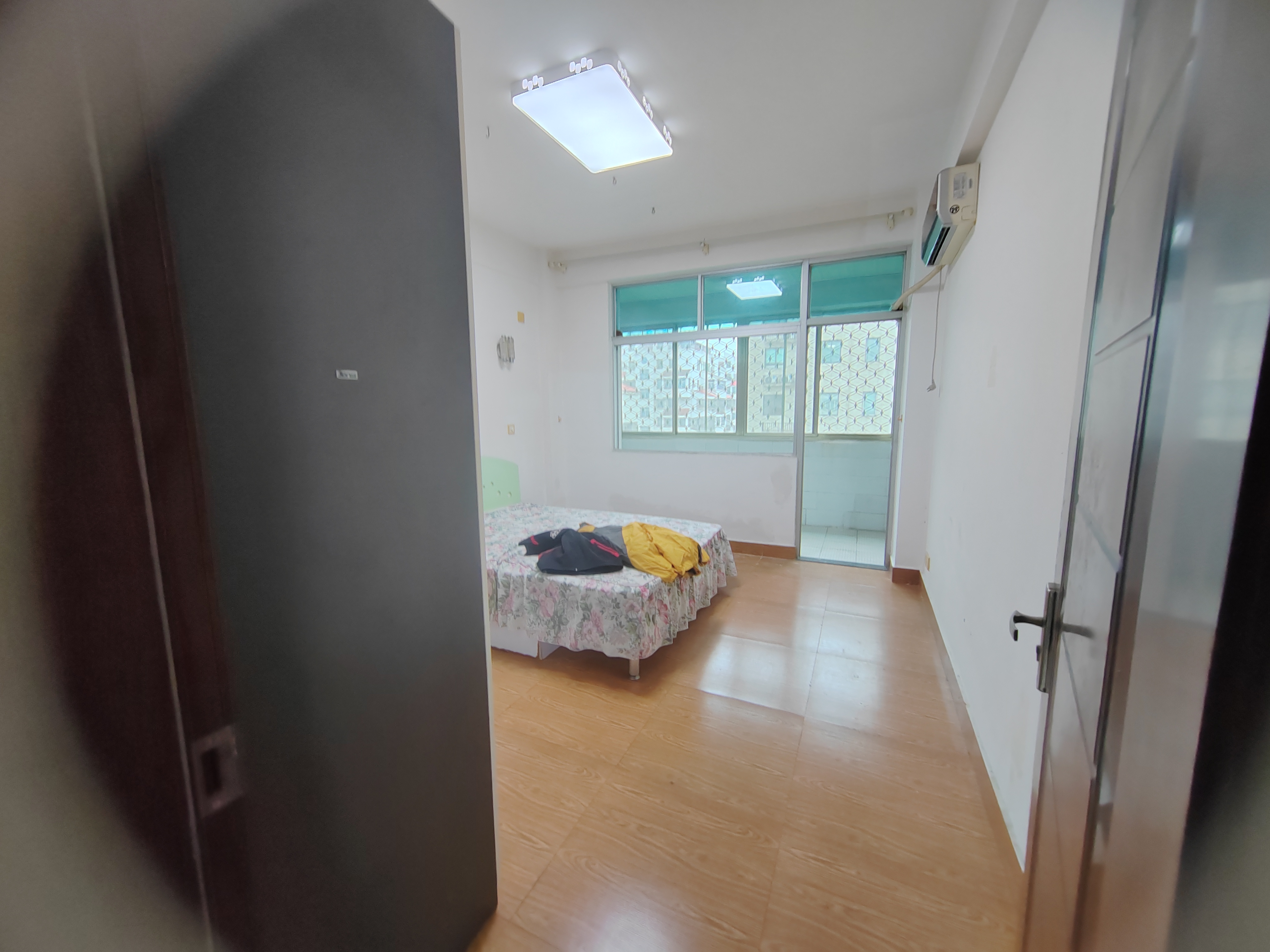 顺发新村 4室2厅2卫 3500.0元/月 顺发新村 4室2厅2卫 3500.0元/月室内图