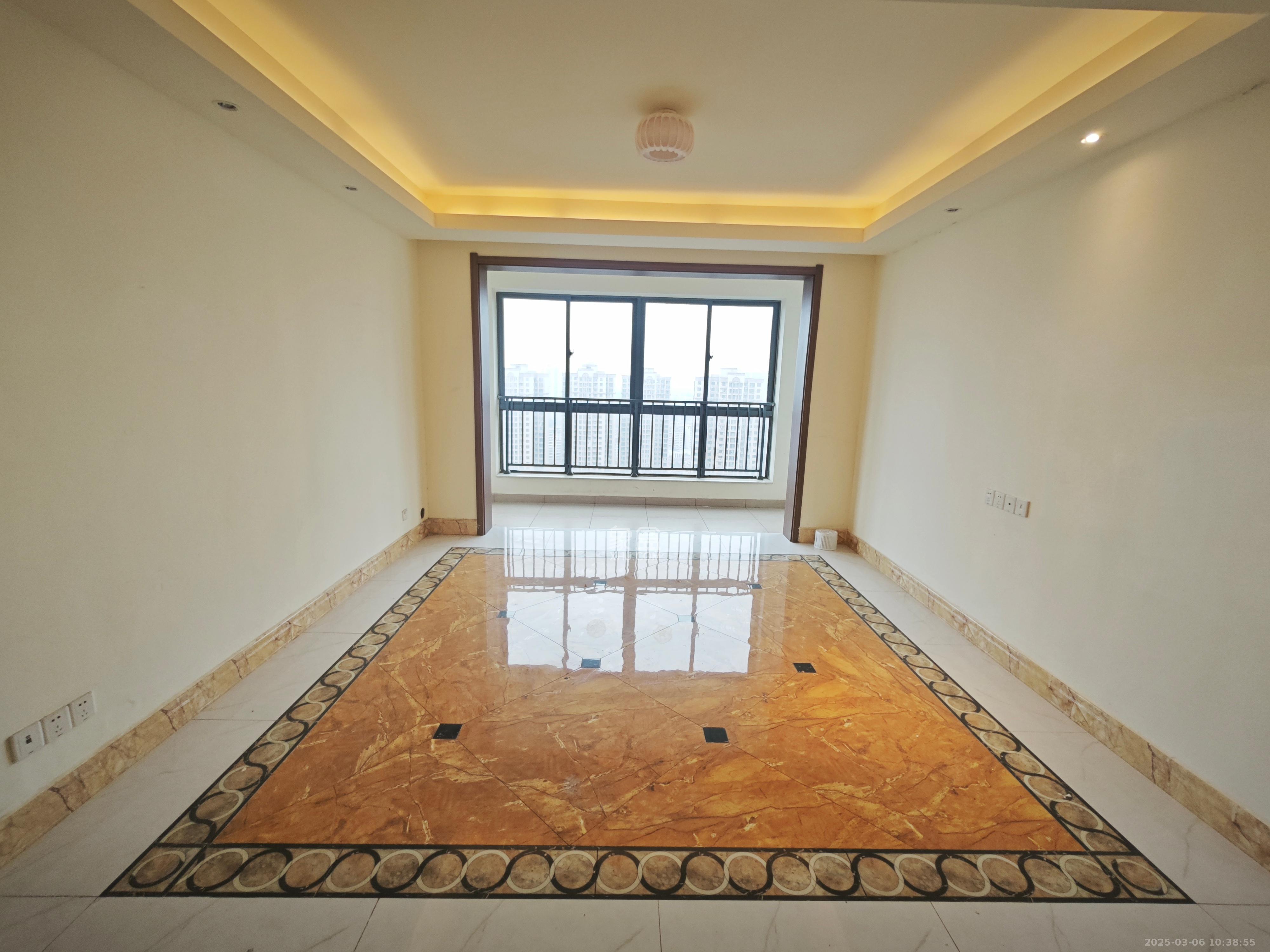 碧桂园南城首府(东宸林海) 4室2厅2卫 2500.0元/月 碧桂园南城首府(东宸林海) 4室2厅2卫 2500.0元/月室内图