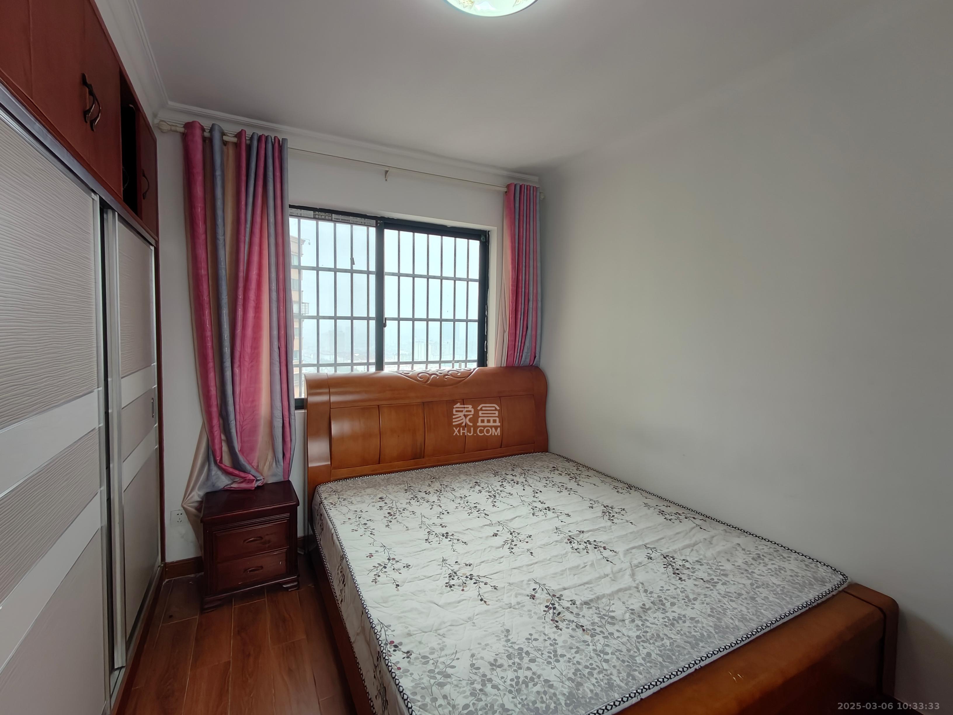 诚兴园 3室2厅1卫 2100.0元/月 诚兴园 3室2厅1卫 2100.0元/月室内图