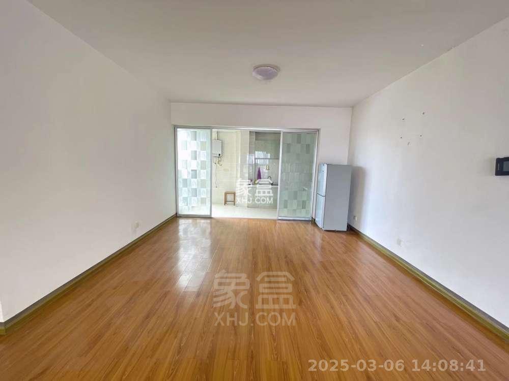 华晨御园  3室2厅2卫   2200.00元/月室内图