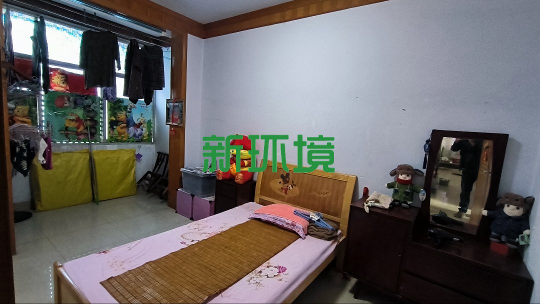 中房公司  3室2厅1卫   36.80万客厅