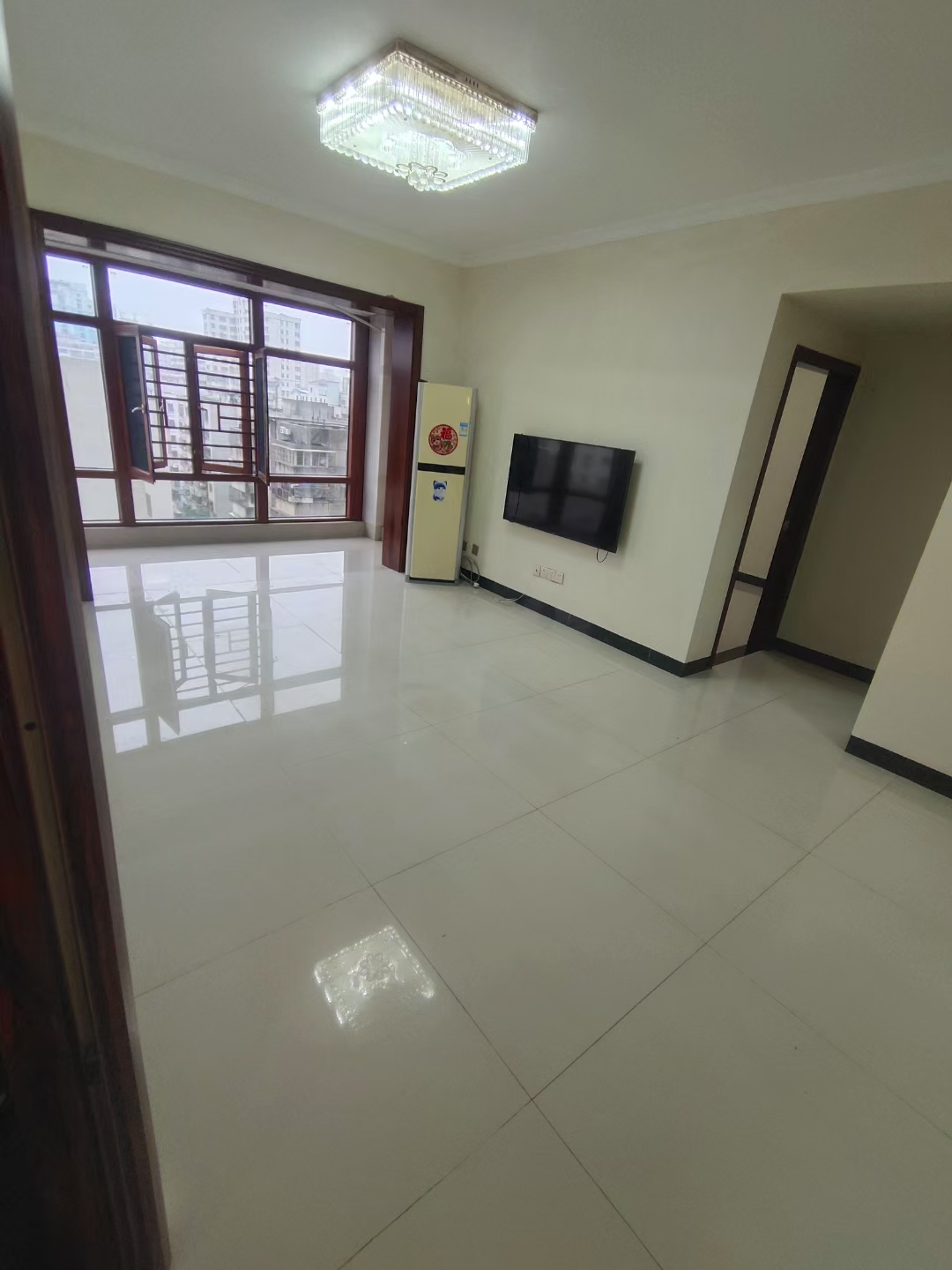 金泰海名轩商住楼 3室1厅1卫 122.0万 金泰海名轩商住楼 3室1厅1卫 122.0万客厅