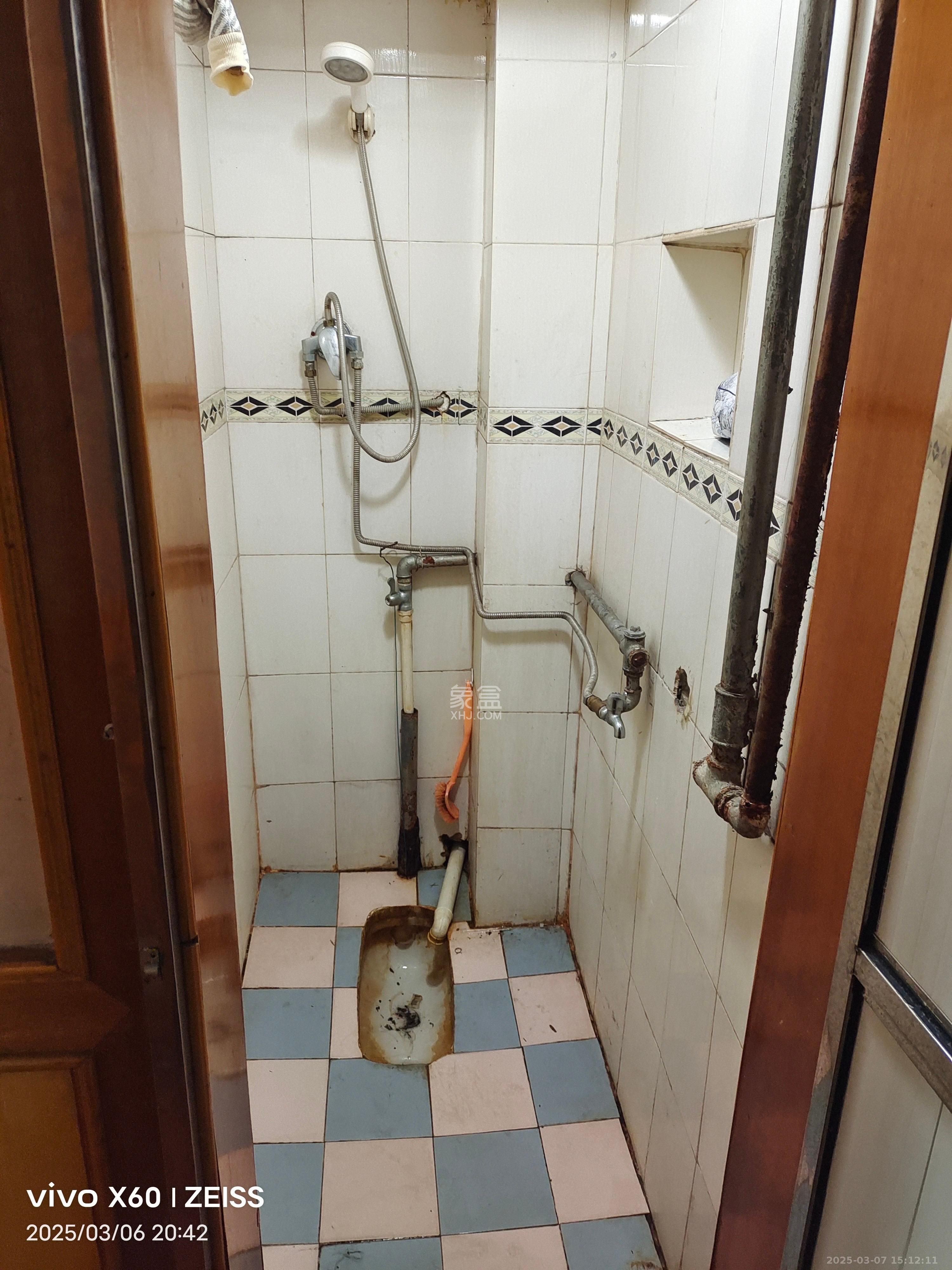 工业局宿舍  2室1厅1卫    1500.0元/月 工业局宿舍  2室1厅1卫    1500.0元/月室内图