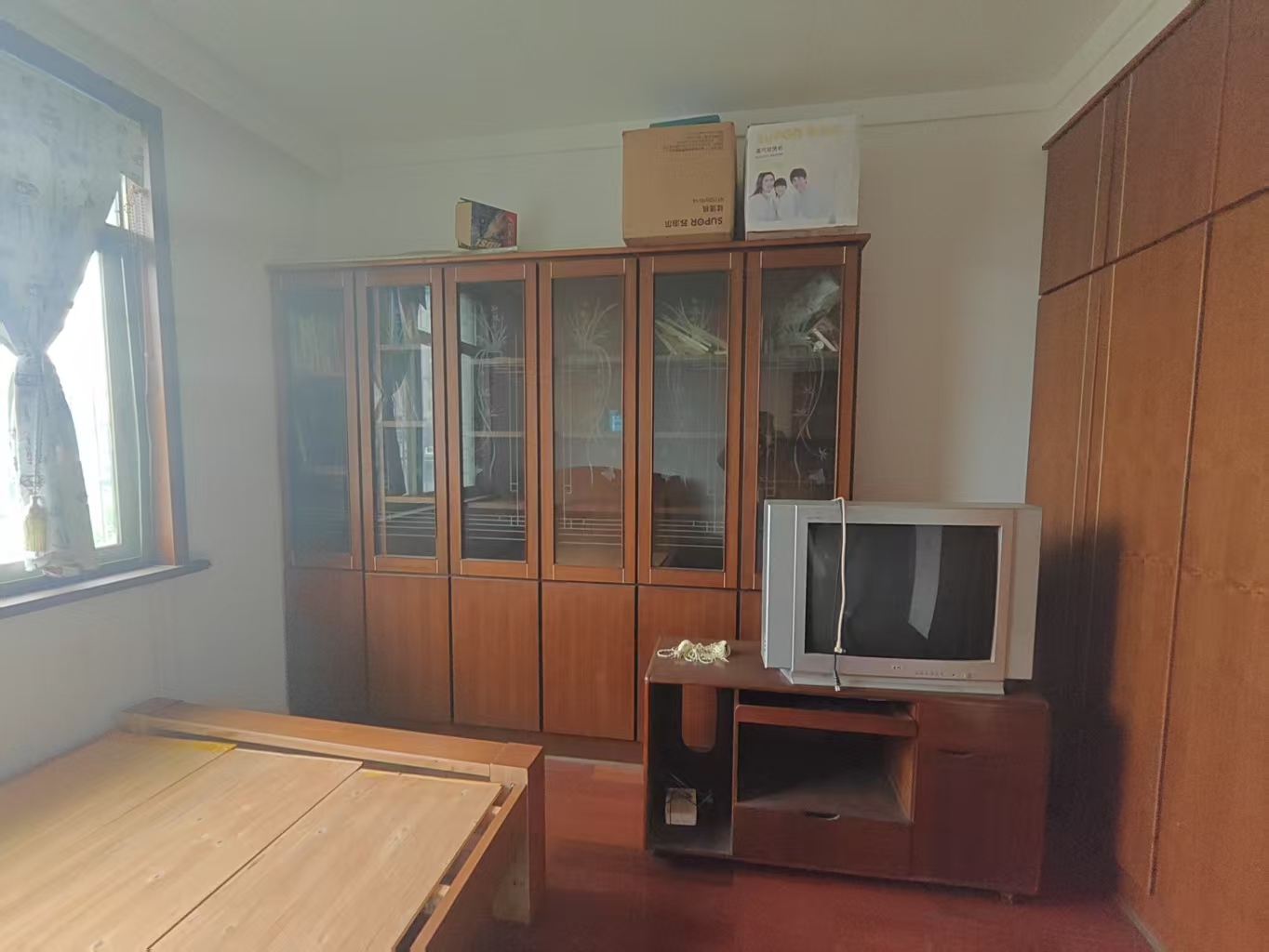 金山花园  3室1厅2卫    1000.0元/月 金山花园  3室1厅2卫    1000.0元/月室内图