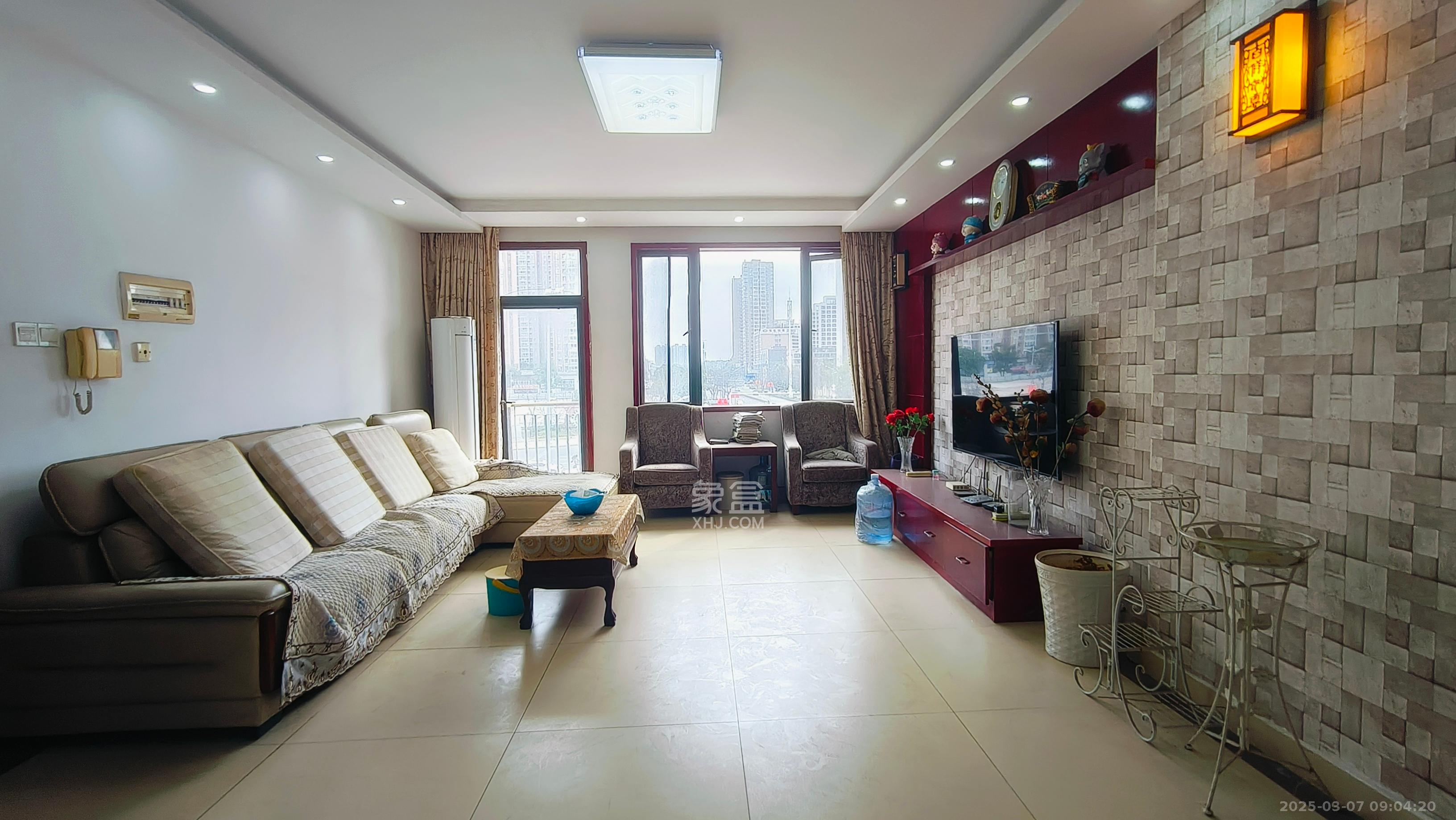 美林水郡  3室2厅2卫    2400.0元/月 美林水郡  3室2厅2卫    2400.0元/月