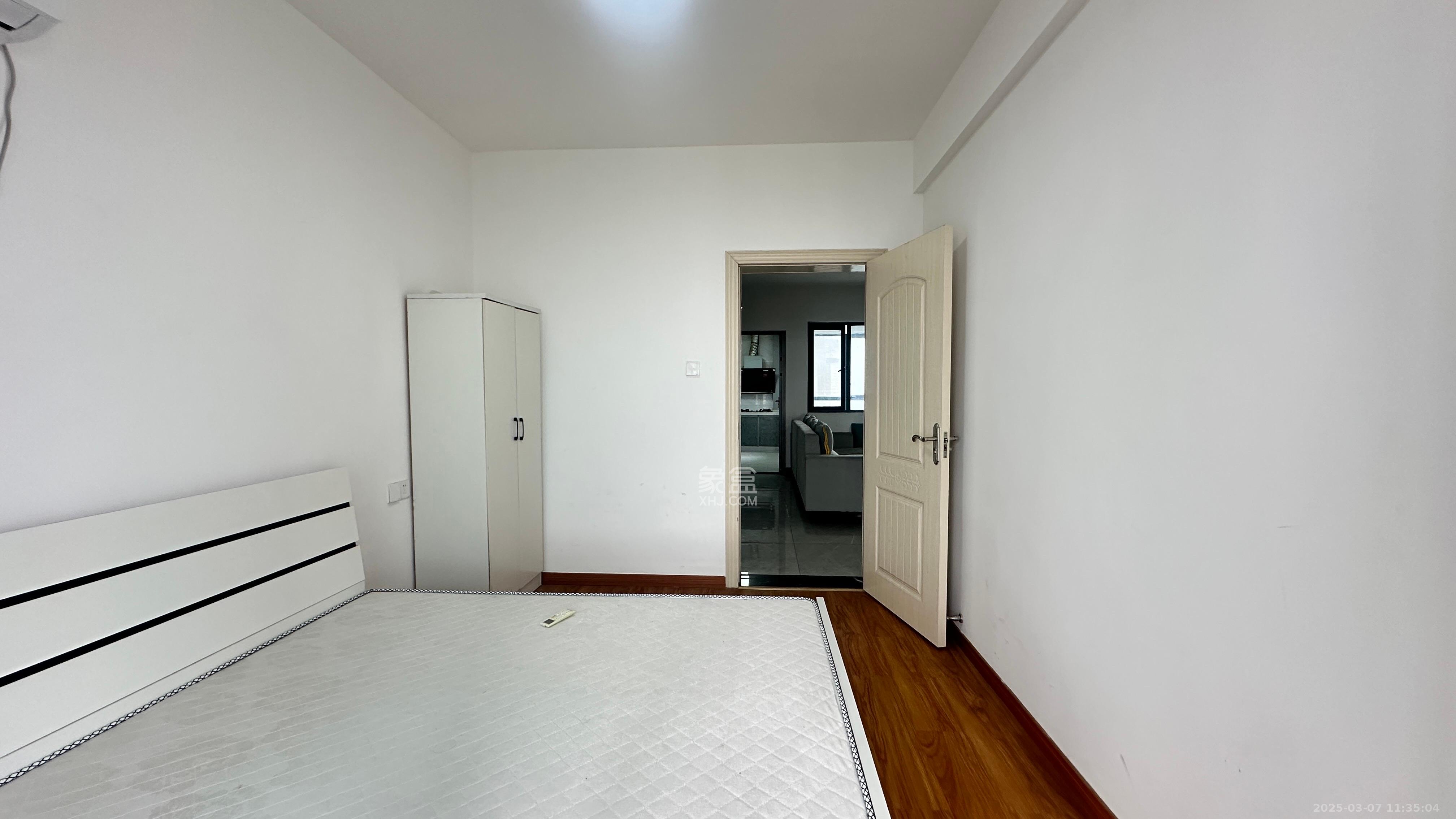 金富星悦汇 4室2厅2卫 1800.0元/月 金富星悦汇 4室2厅2卫 1800.0元/月室内图