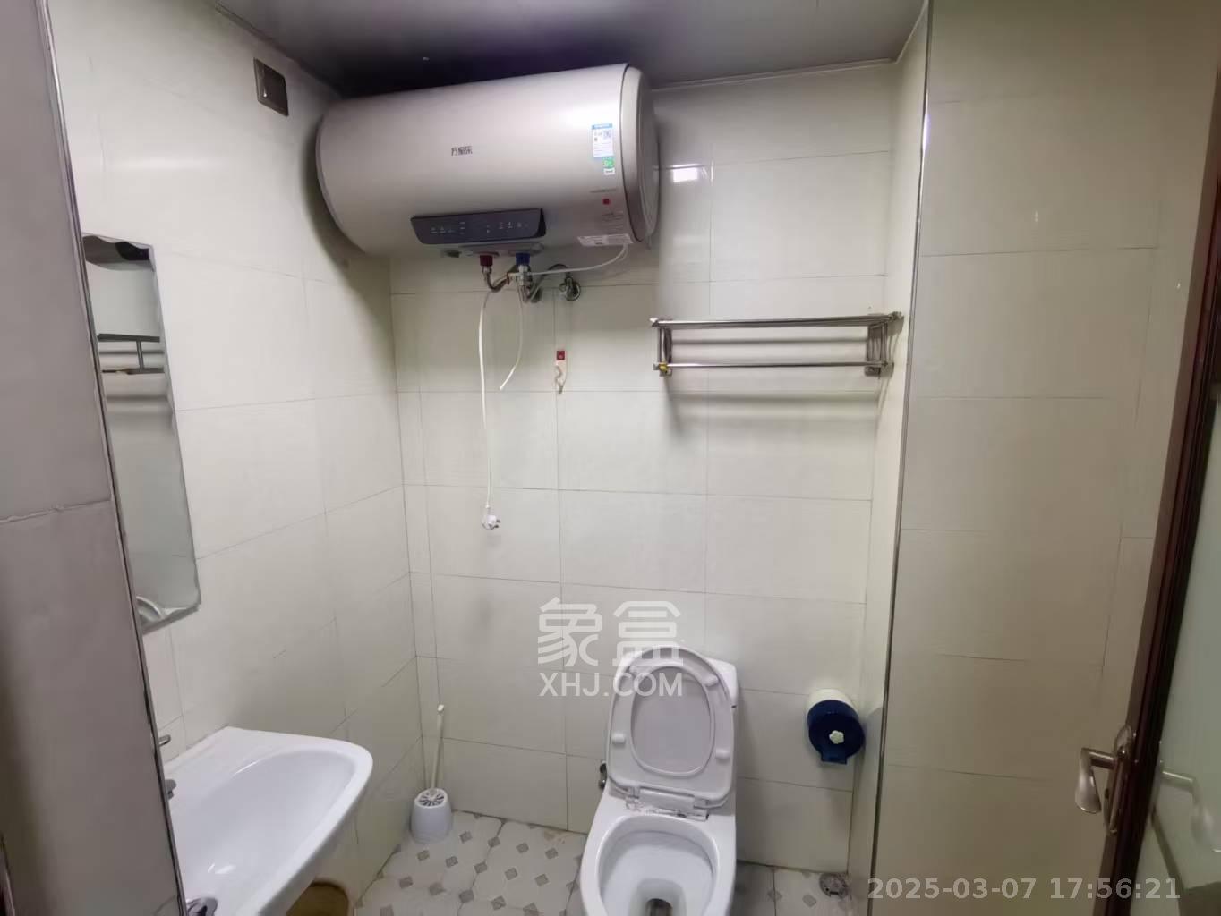 阳光锦城 1室1厅1卫 1500.0元/月 阳光锦城 1室1厅1卫 1500.0元/月室内图