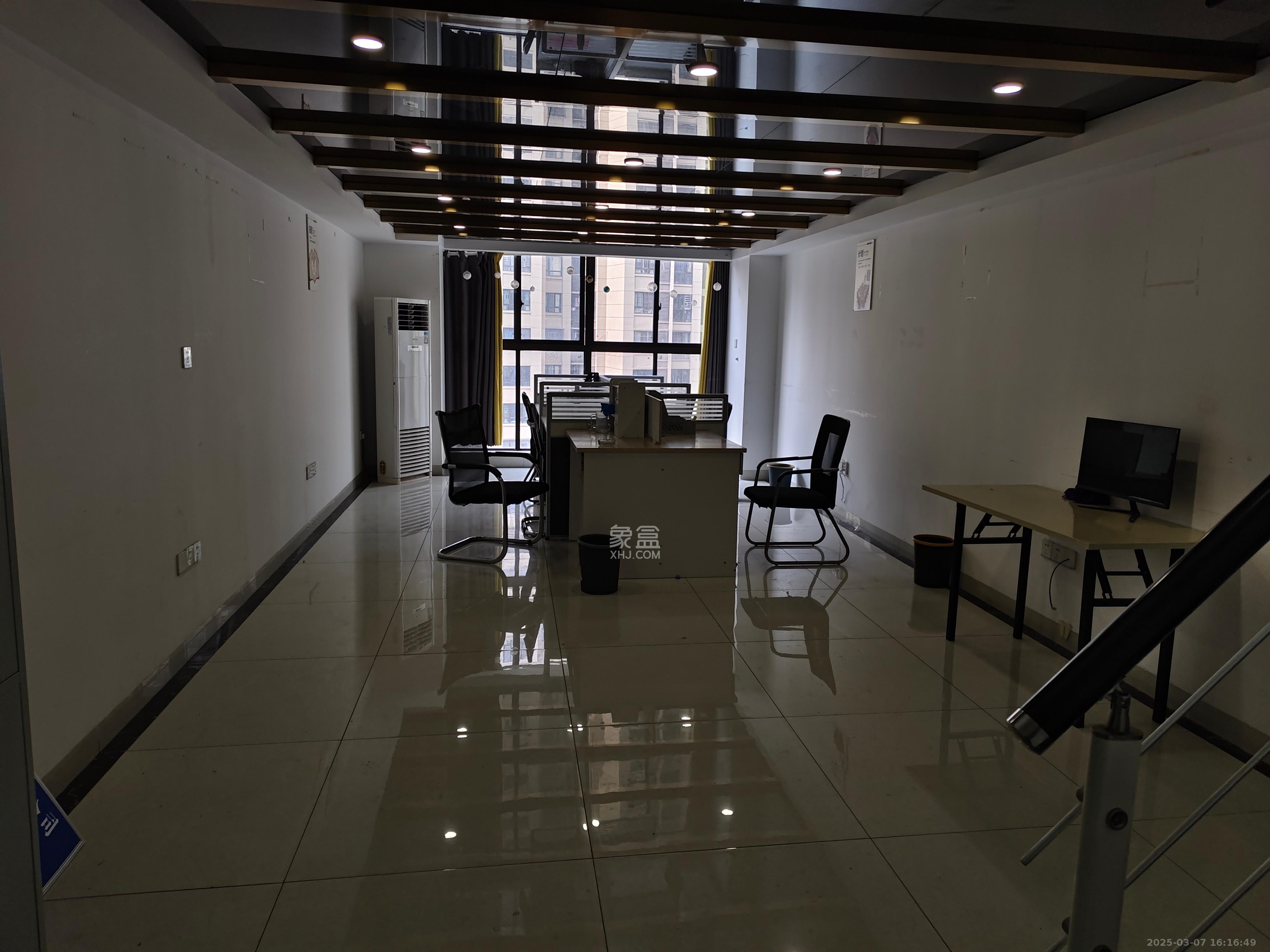 金科时代中心 1室0厅0卫 1600.0元/月 金科时代中心 1室0厅0卫 1600.0元/月室内图