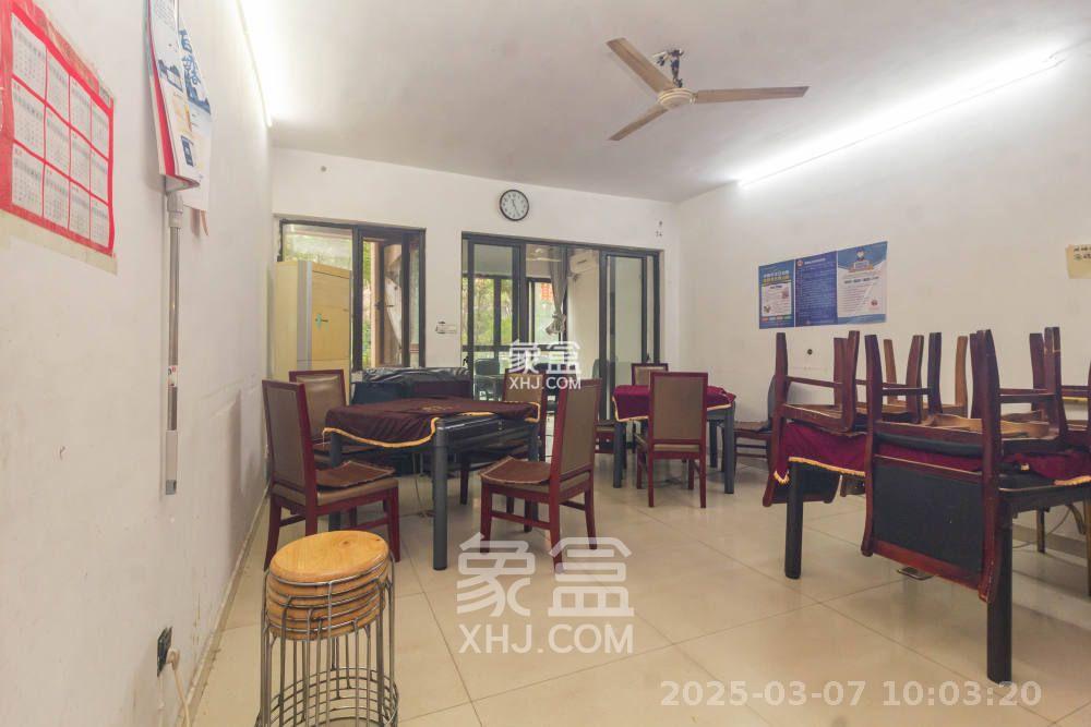 旭辉华庭 4室2厅2卫 2800.0元/月 旭辉华庭 4室2厅2卫 2800.0元/月室内图