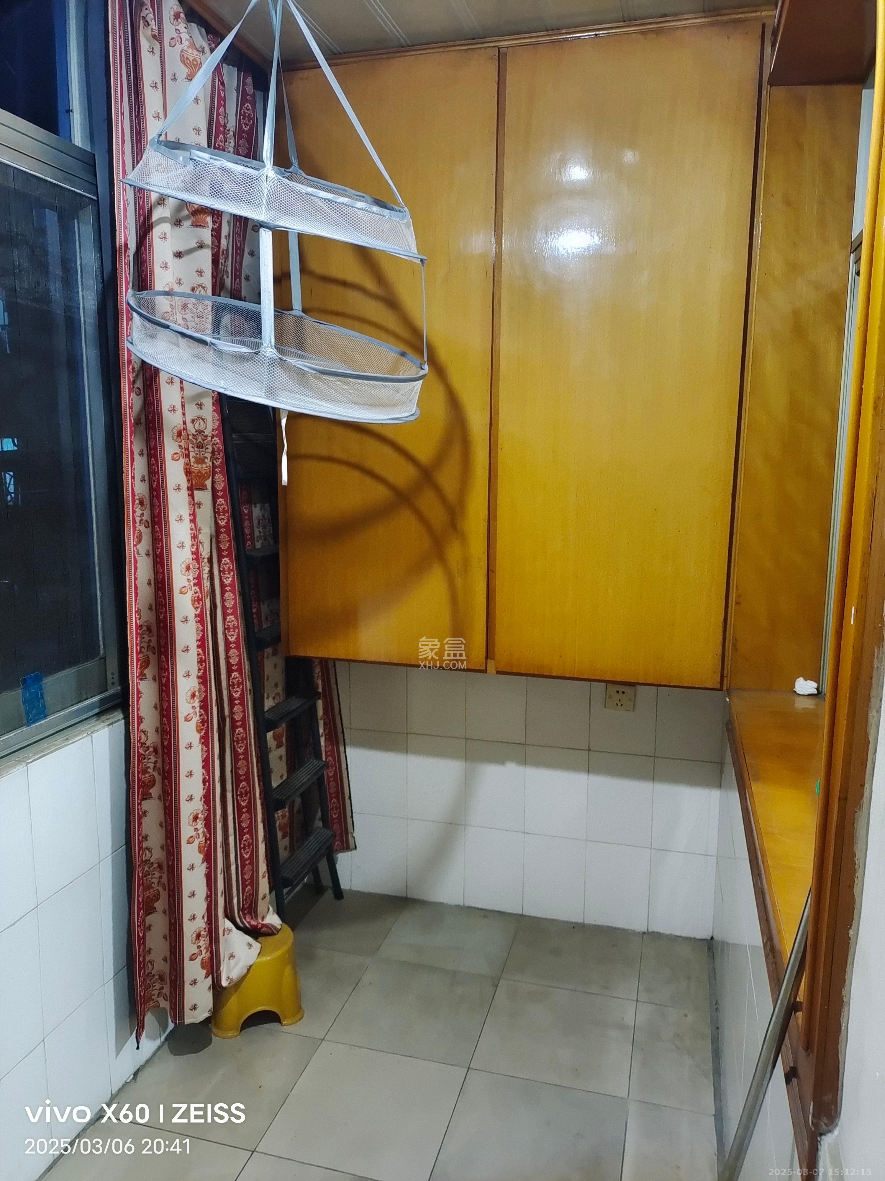 工业局宿舍  2室1厅1卫    1500.0元/月 工业局宿舍  2室1厅1卫    1500.0元/月室内图