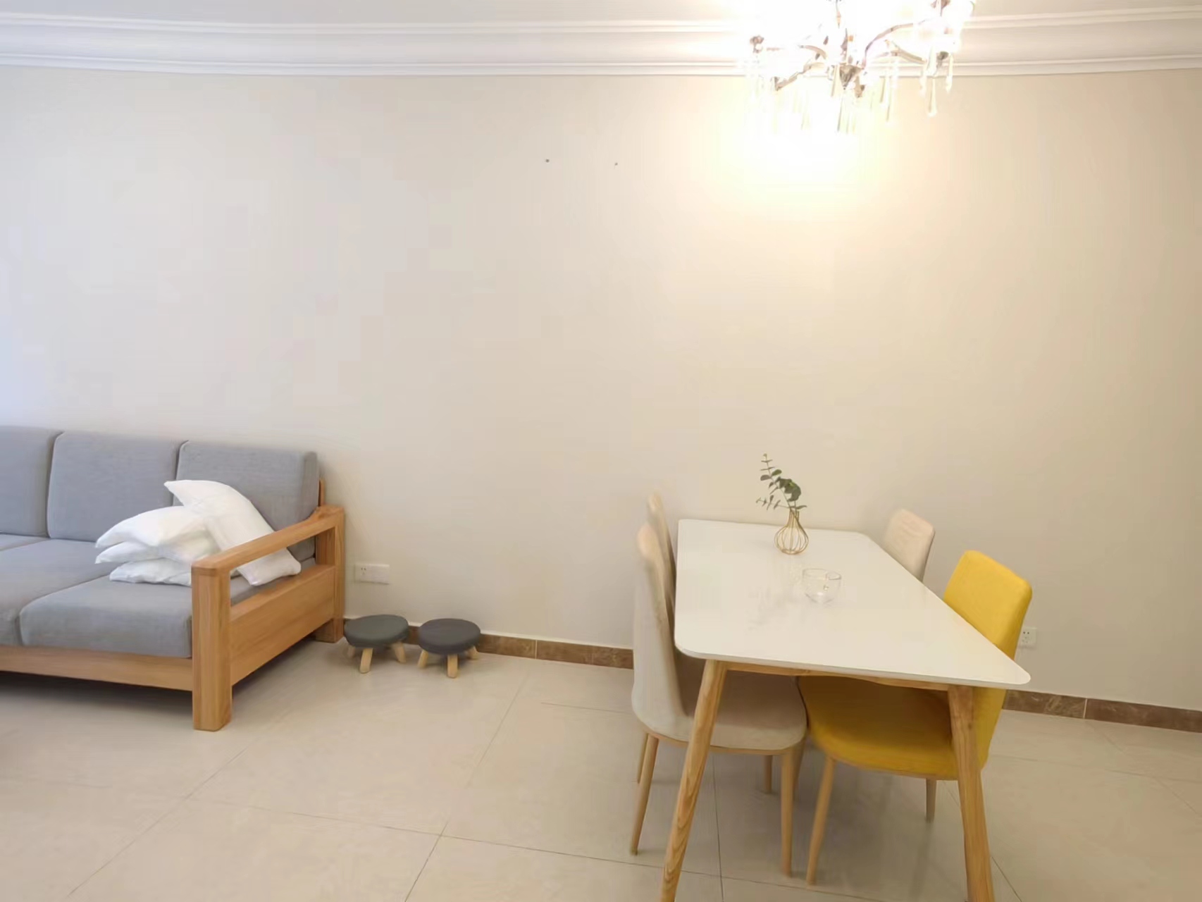 恒大绿洲 2室2厅1卫 2100.0元/月 恒大绿洲 2室2厅1卫 2100.0元/月室内图