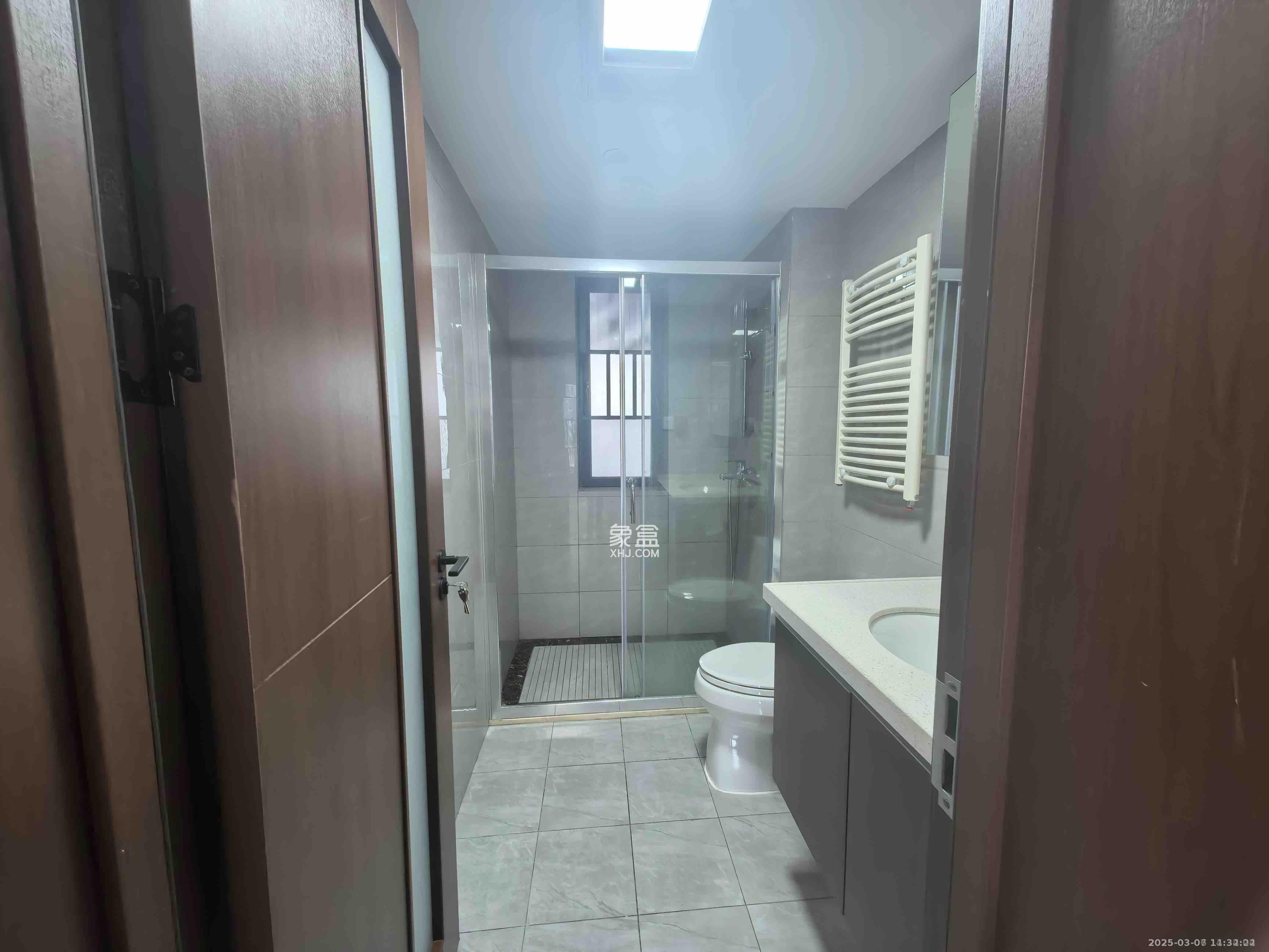 绿地长沙城际空间站(柏仕佳苑) 4室2厅2卫 3500.0元/月 绿地长沙城际空间站(柏仕佳苑) 4室2厅2卫 3500.0元/月室内图