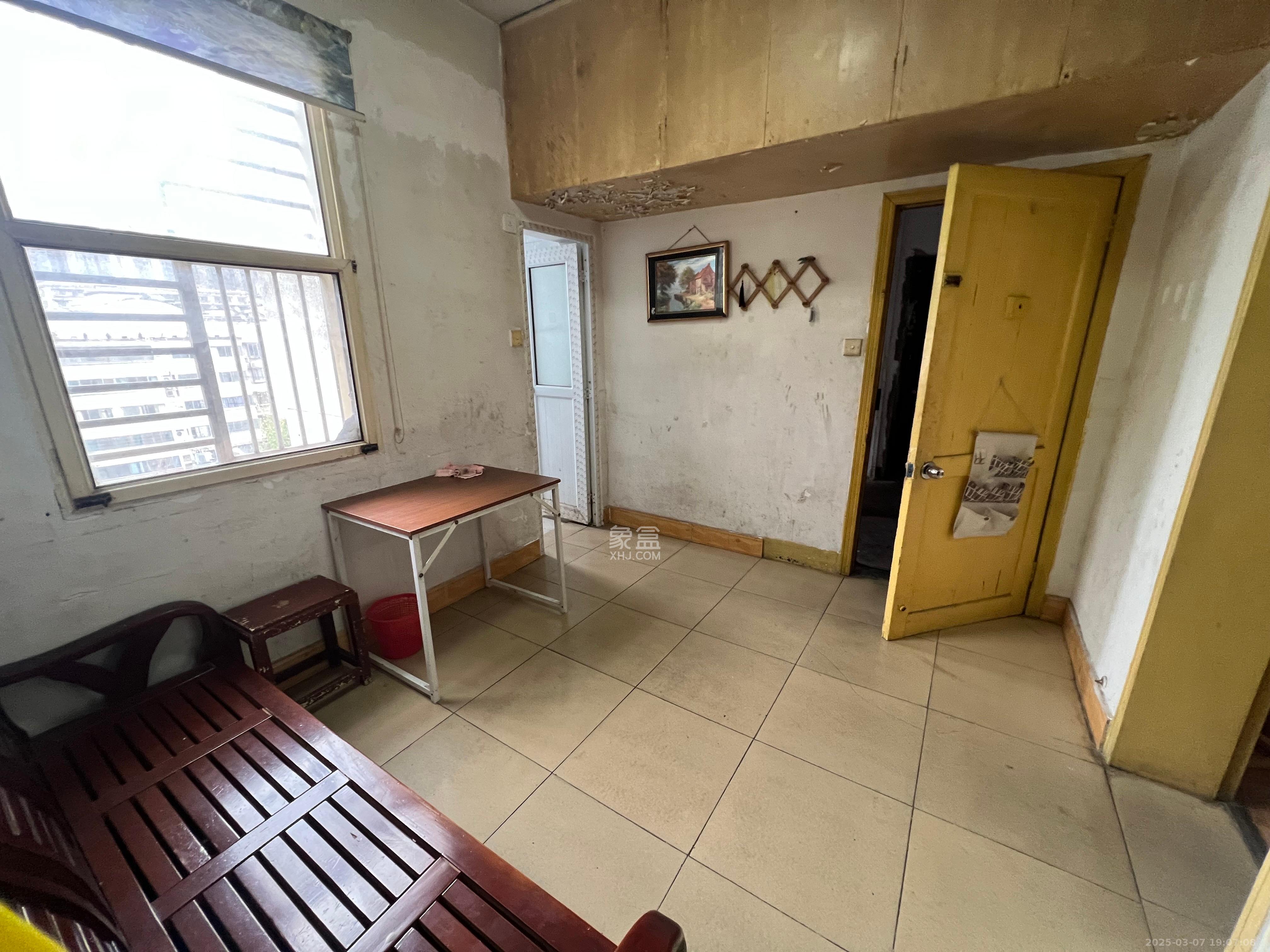 长坡水利水电机械厂宿舍 2室1厅1卫 1300.0元/月 长坡水利水电机械厂宿舍 2室1厅1卫 1300.0元/月室内图