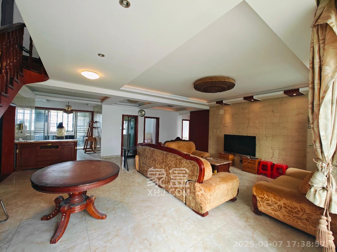 凯乐湘园 7室3厅3卫 5000.0元/月 凯乐湘园 7室3厅3卫 5000.0元/月室内图