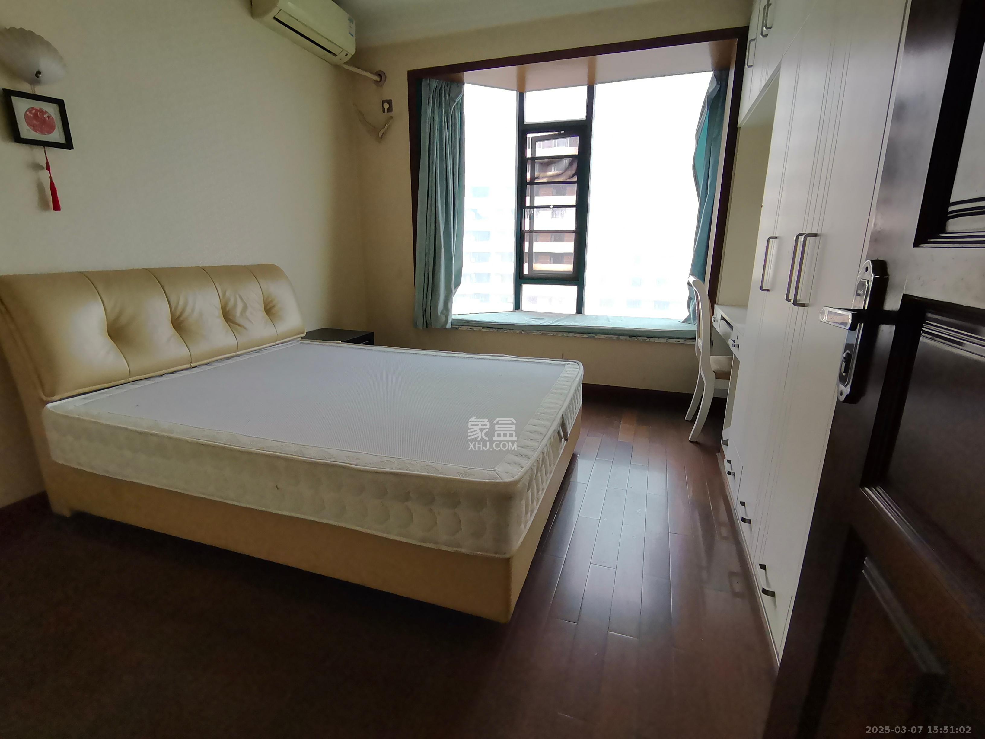 金色华庭  3室2厅2卫    4200.0元/月 金色华庭  3室2厅2卫    4200.0元/月室内图