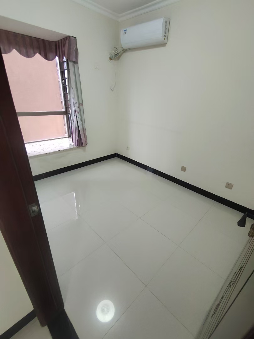 金泰海名轩商住楼 3室1厅1卫 122.0万 金泰海名轩商住楼 3室1厅1卫 122.0万客厅