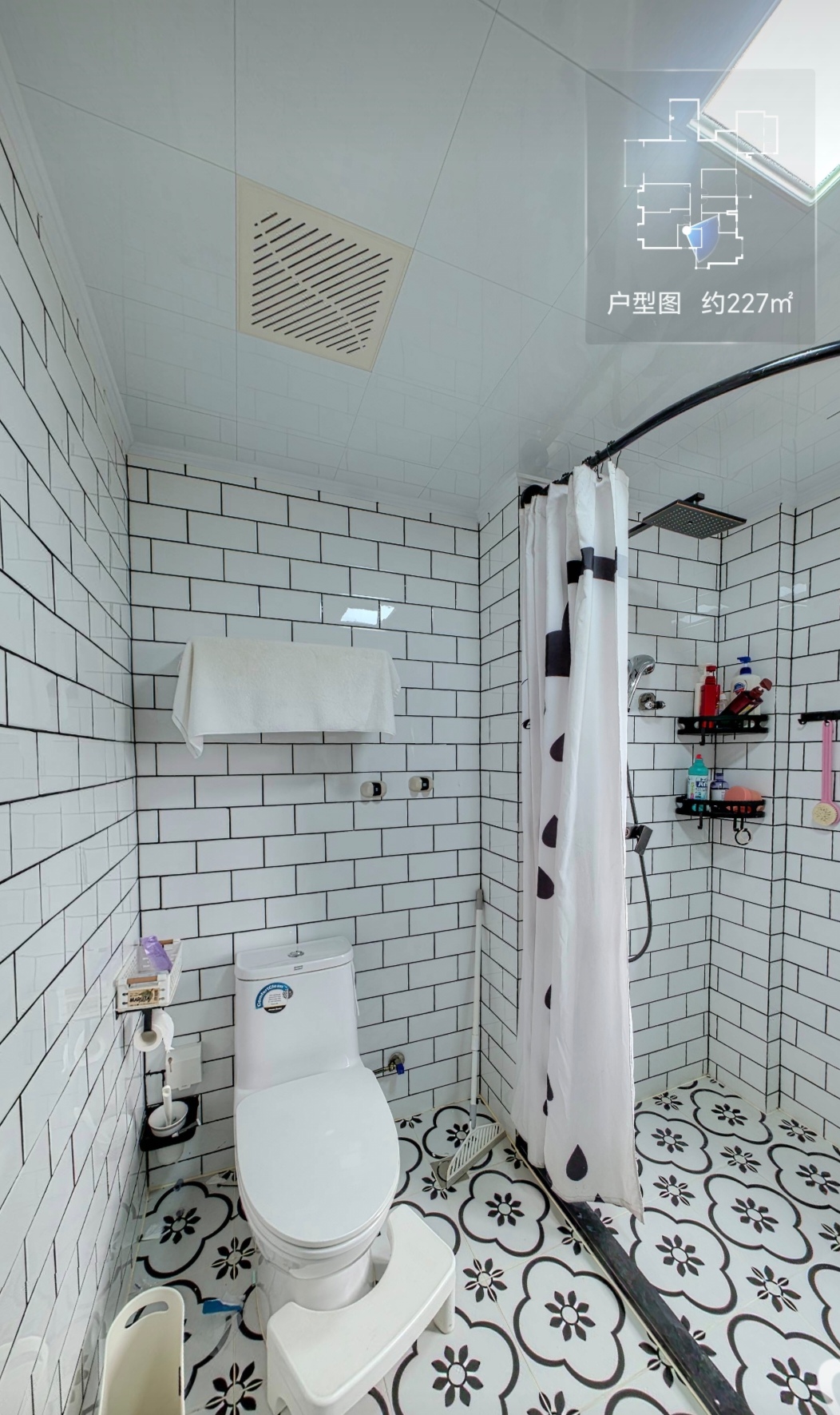 天鹅湾  4室2厅3卫    515.0万 天鹅湾  4室2厅3卫    515.0万客厅