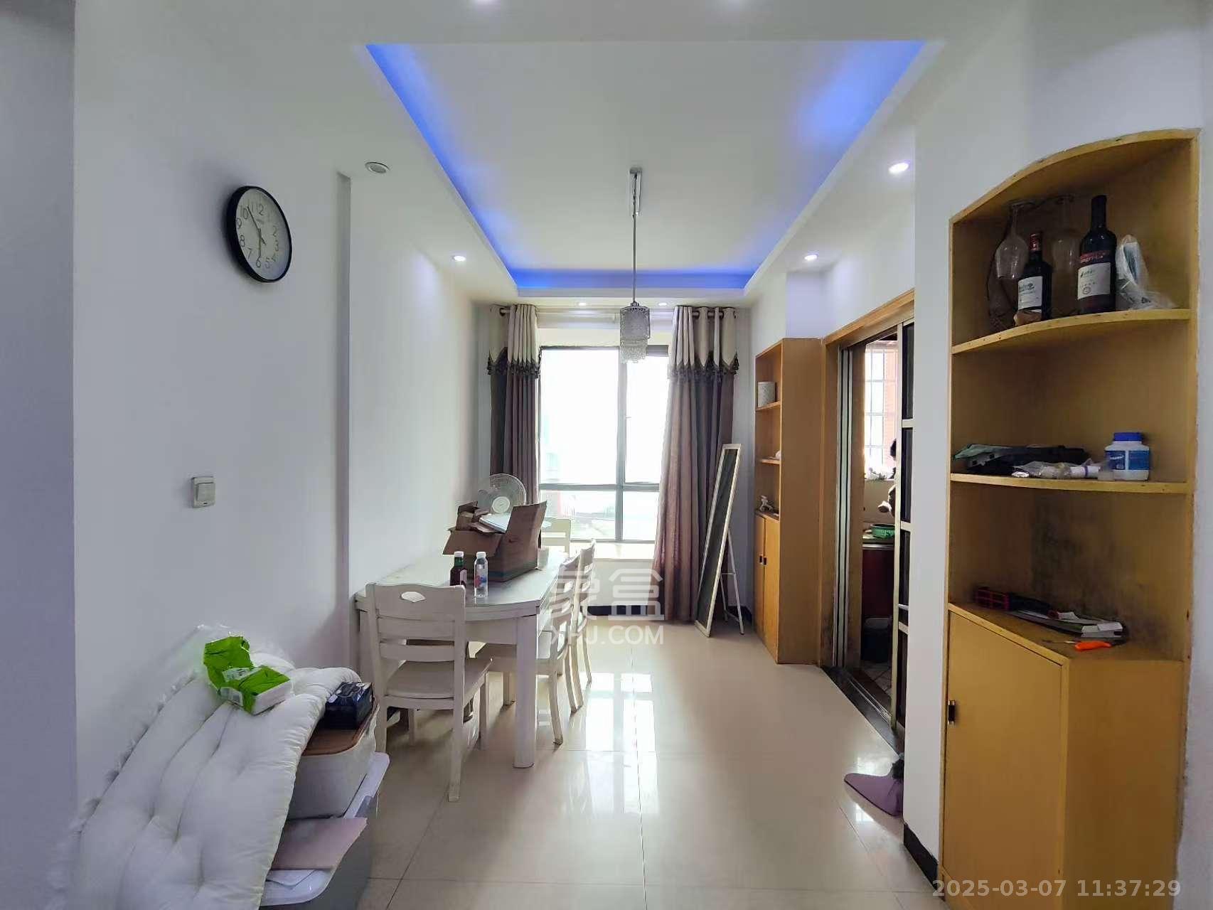 浩龙音乐界 3室2厅2卫 2000.0元/月 浩龙音乐界 3室2厅2卫 2000.0元/月室内图