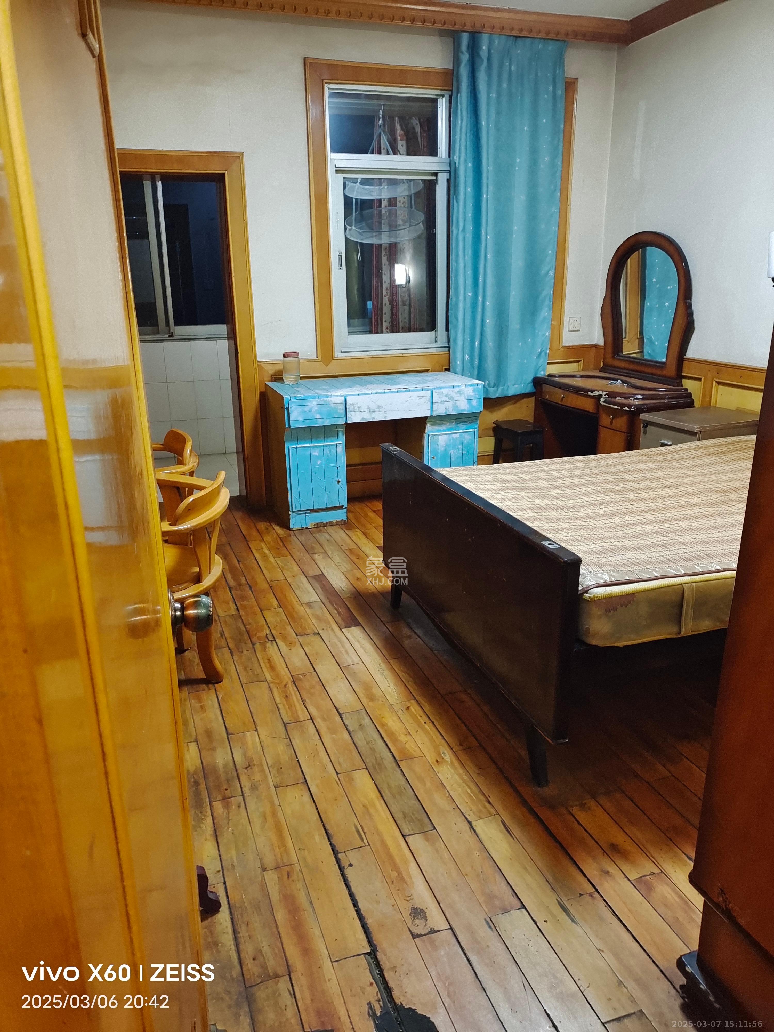 工业局宿舍  2室1厅1卫    1500.0元/月 工业局宿舍  2室1厅1卫    1500.0元/月室内图