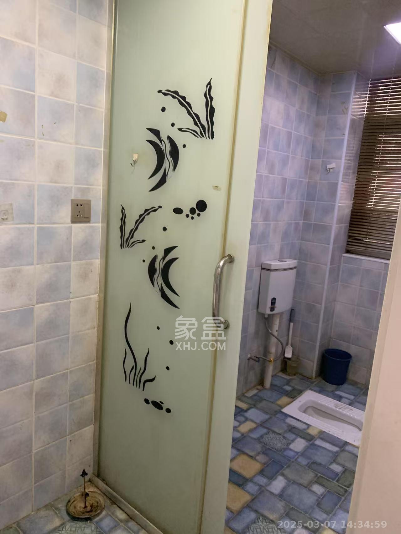 海华嘉园 5室2厅2卫 3500.0元/月 海华嘉园 5室2厅2卫 3500.0元/月室内图