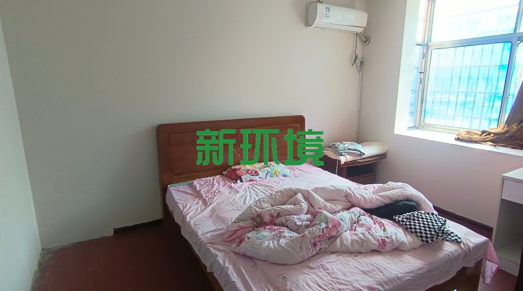 颐乐新村南苑 4室2厅2卫 65.0万 颐乐新村南苑 4室2厅2卫 65.0万客厅