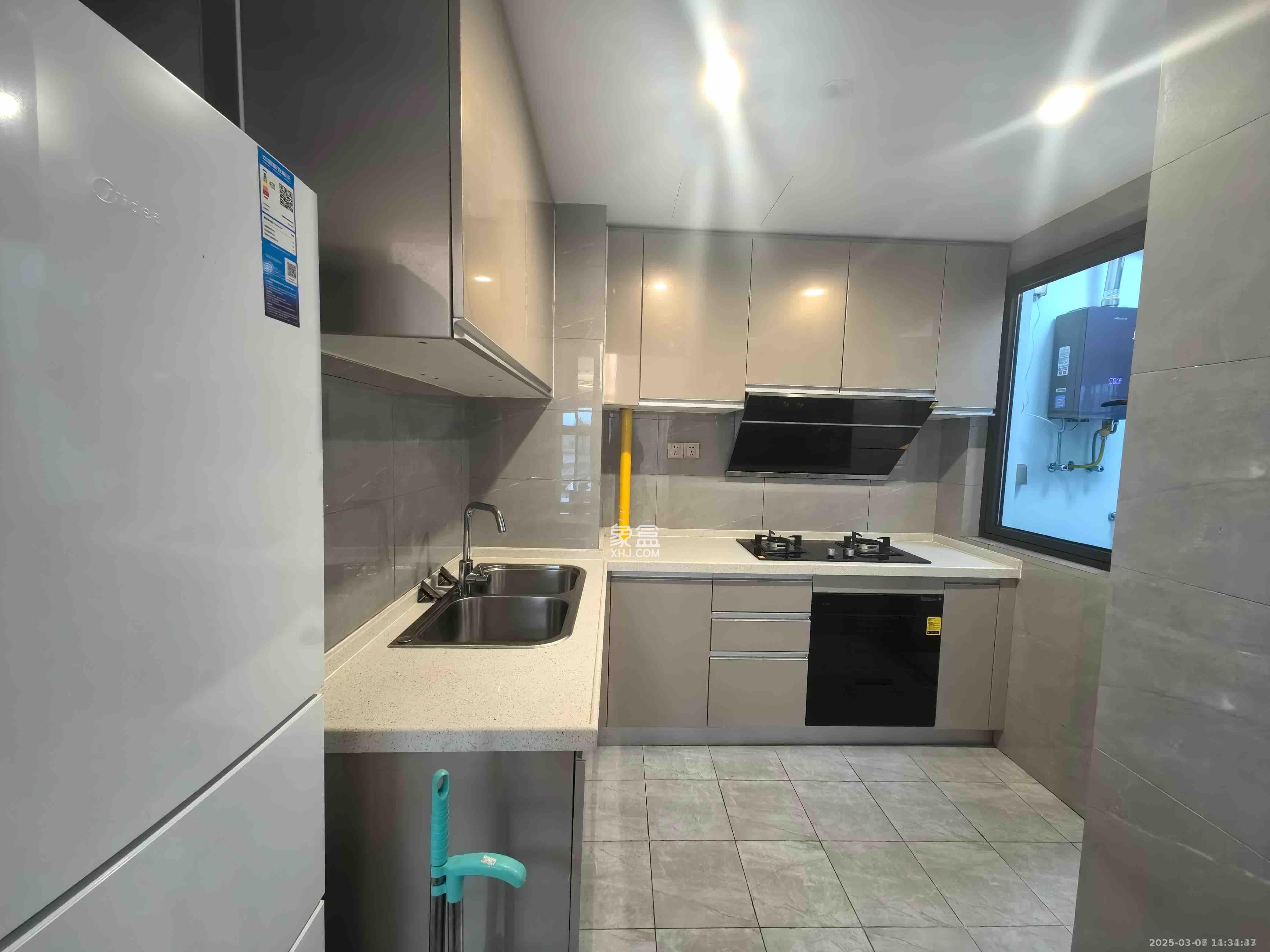 绿地长沙城际空间站(柏仕佳苑) 4室2厅2卫 3500.0元/月 绿地长沙城际空间站(柏仕佳苑) 4室2厅2卫 3500.0元/月室内图