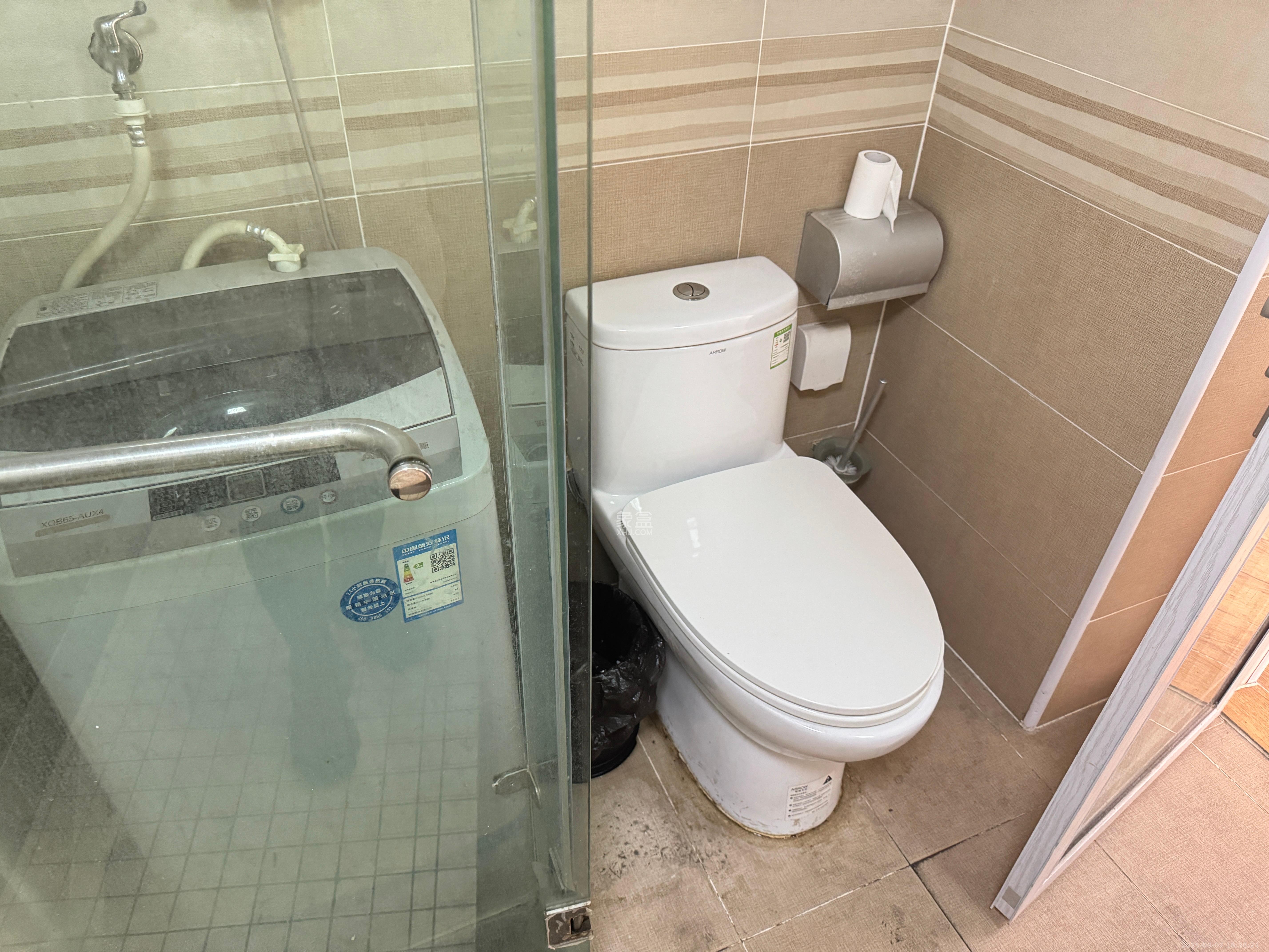 中交里城  1室1厅1卫   1400.00元/月室内图