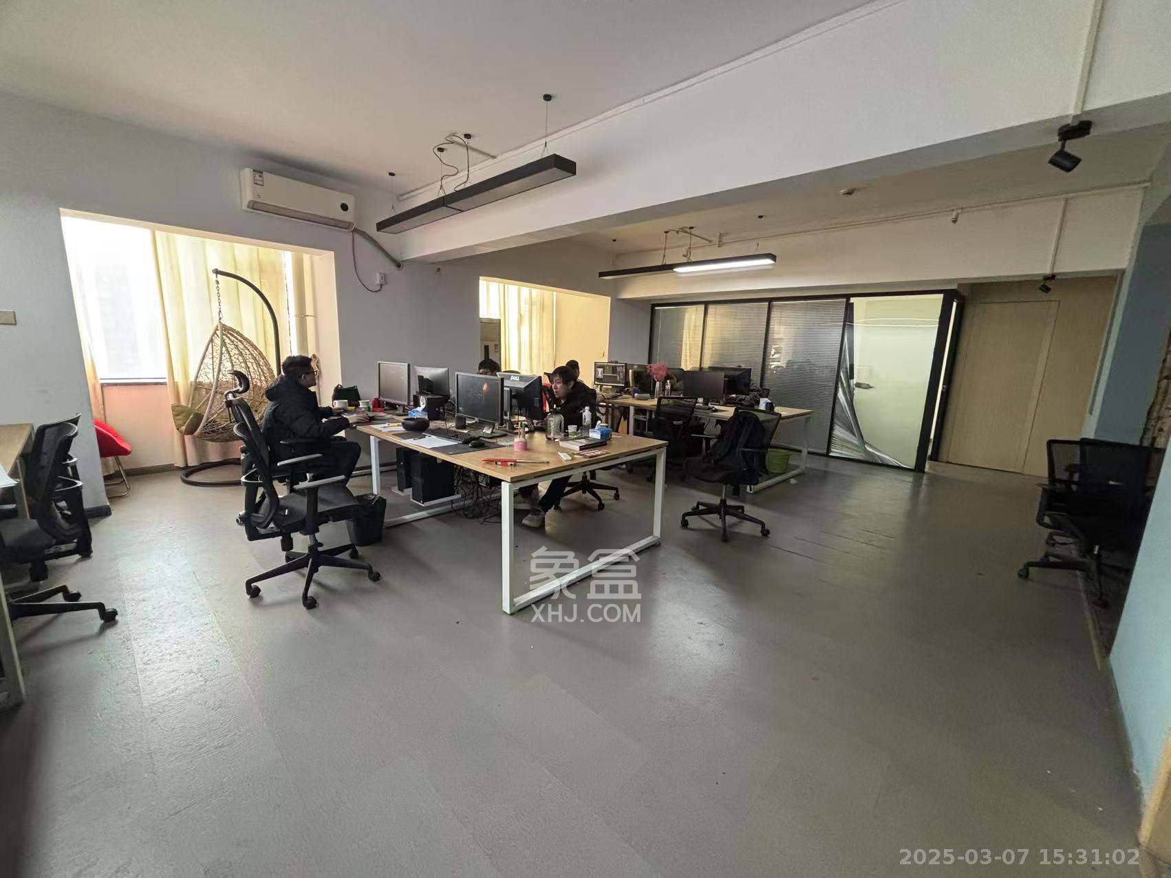 喜盈门范城 1室0厅0卫 4500.0元/月 喜盈门范城 1室0厅0卫 4500.0元/月室内图