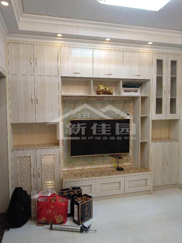 丽景天下一期  3室2厅1卫   69.80万客厅