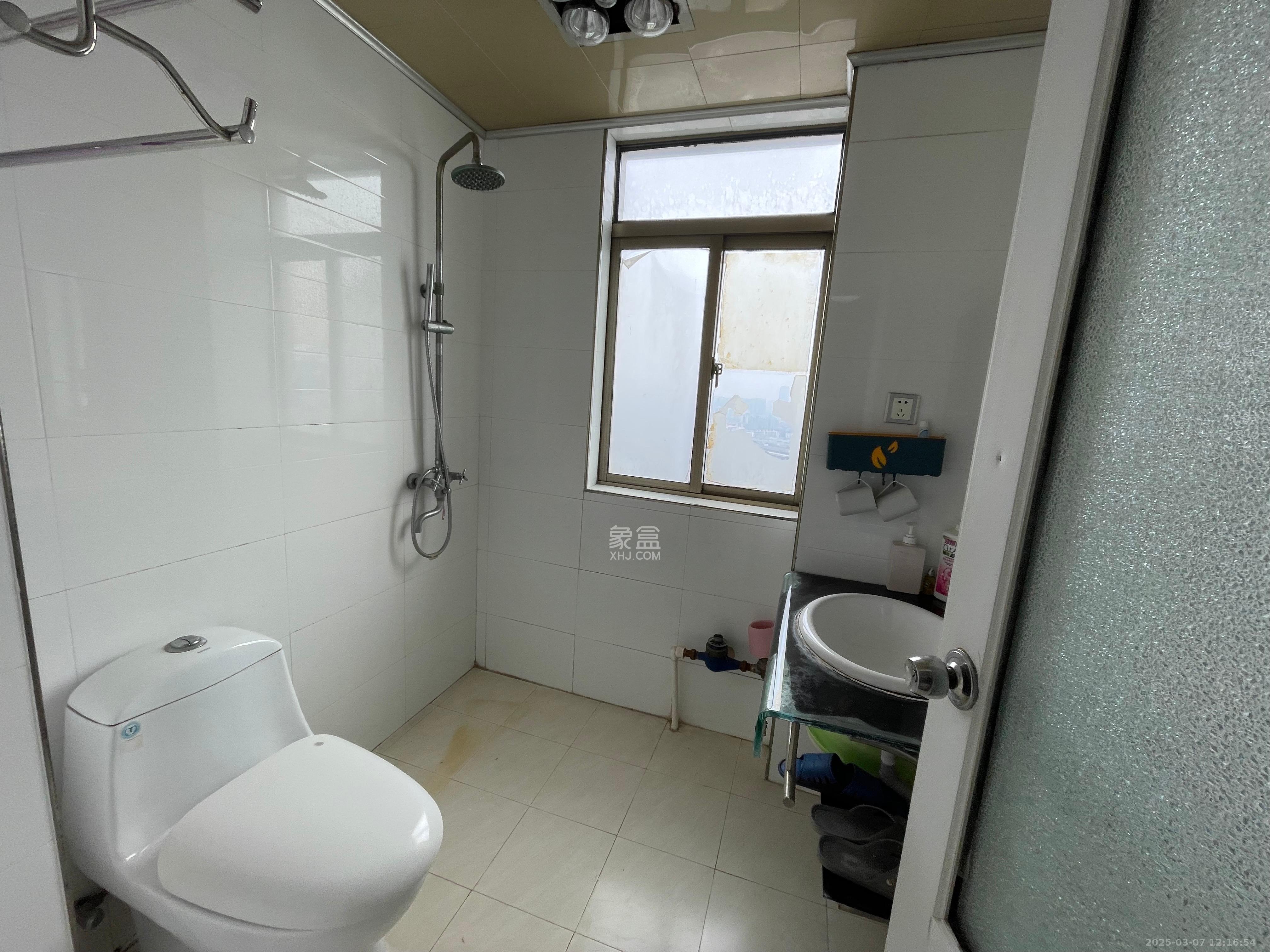 城南郡  4室2厅2卫   3200.00元/月室内图