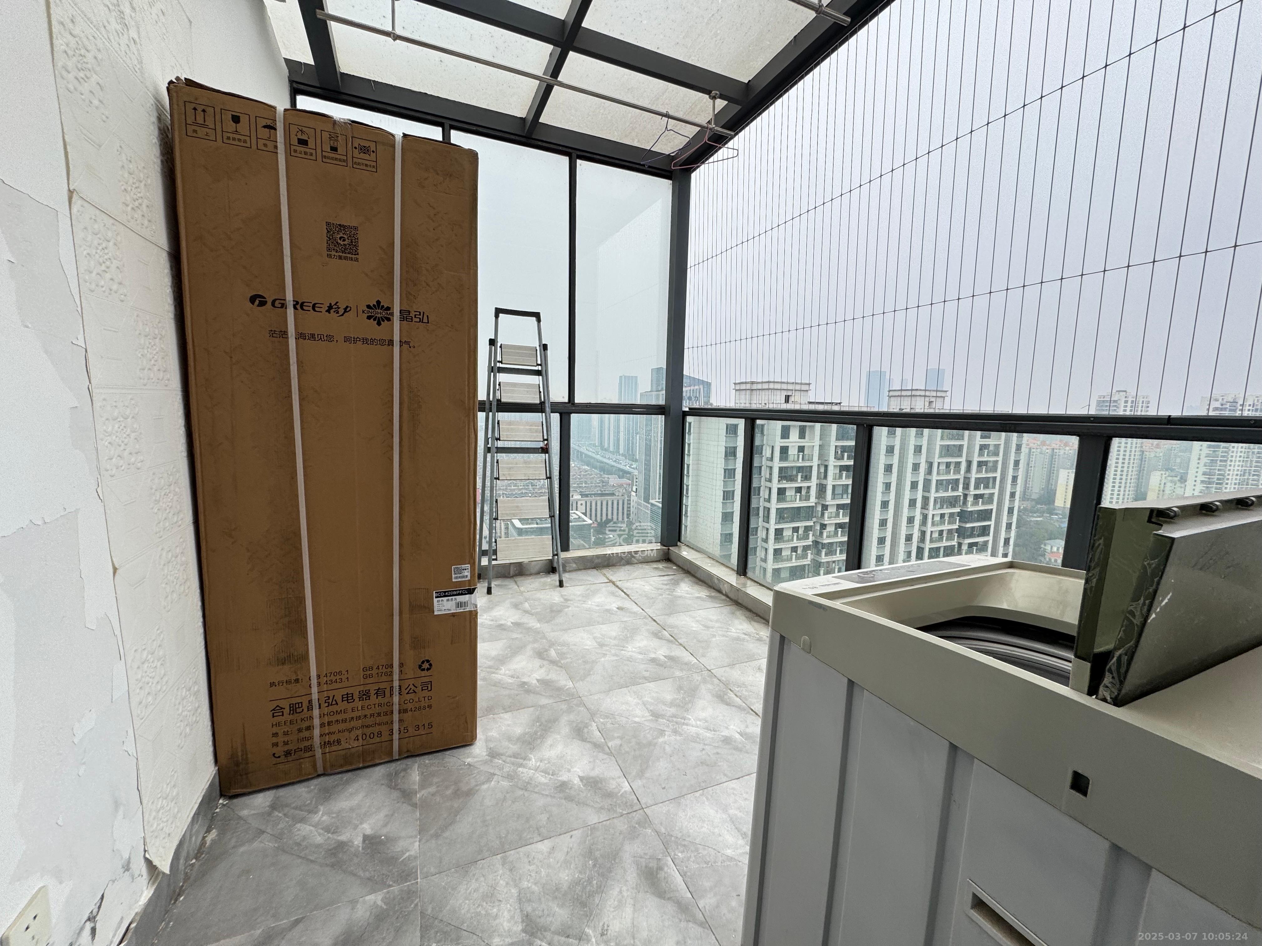 天翼花园（中国电信单位房）  4室2厅2卫   3200.00元/月室内图
