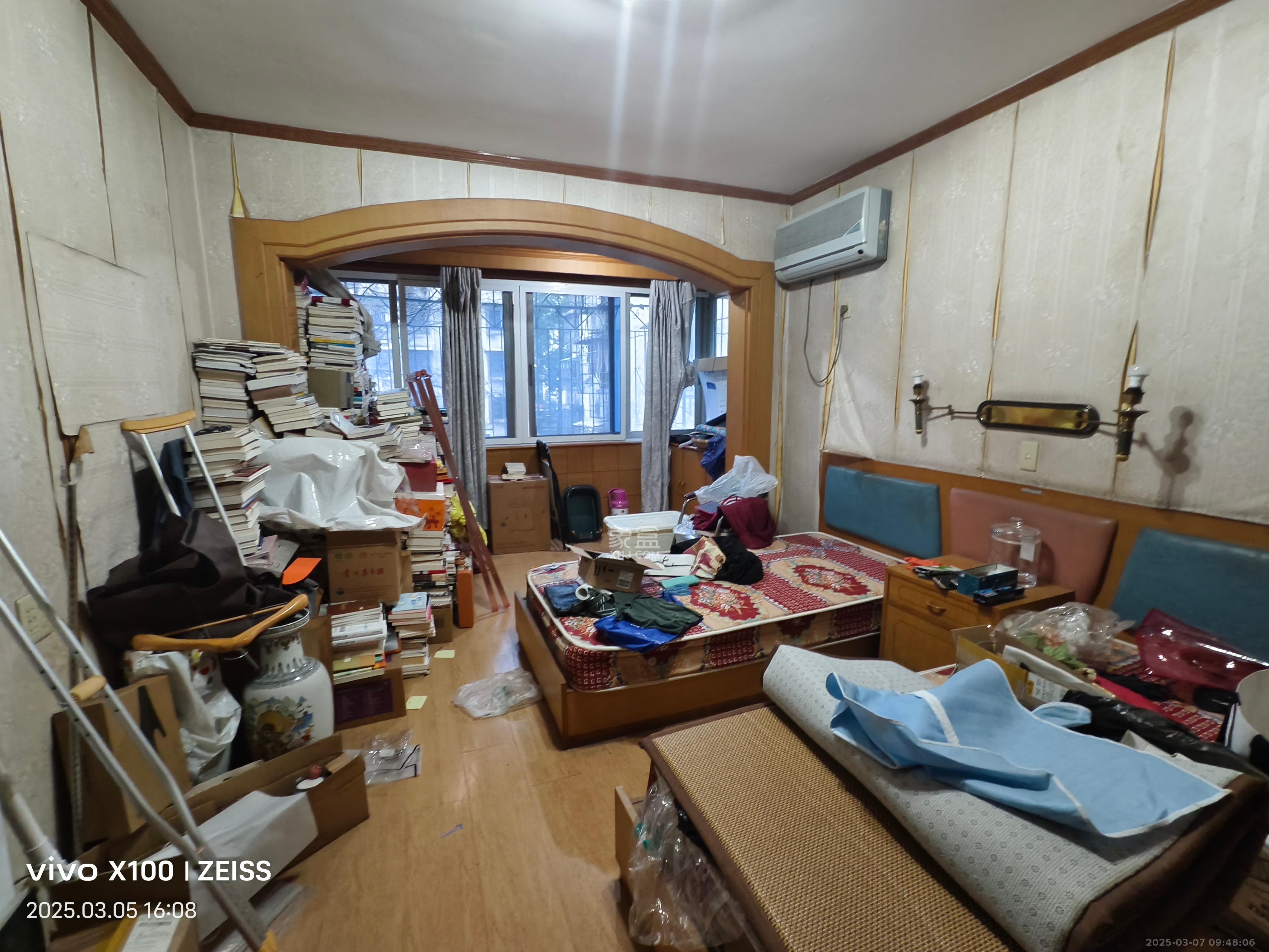 鸿园小区  5室2厅1卫   3200.00元/月