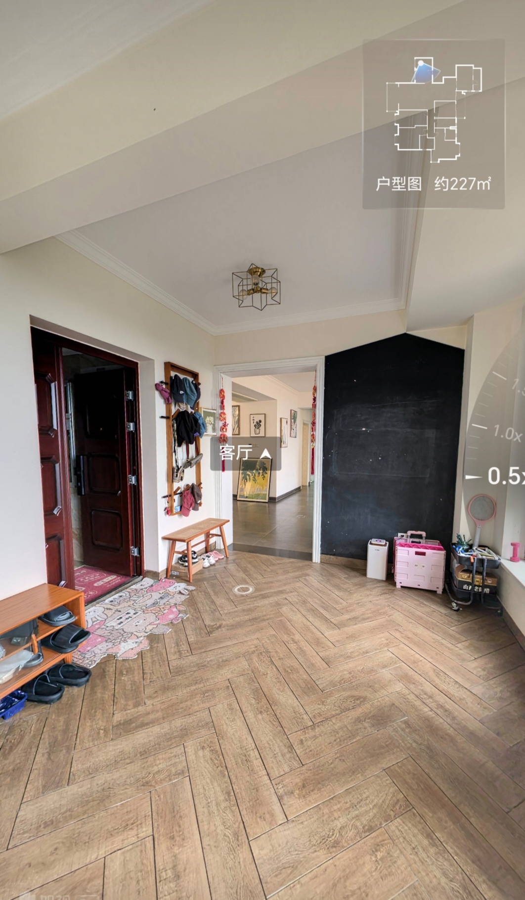 天鹅湾  4室2厅3卫    515.0万 天鹅湾  4室2厅3卫    515.0万客厅