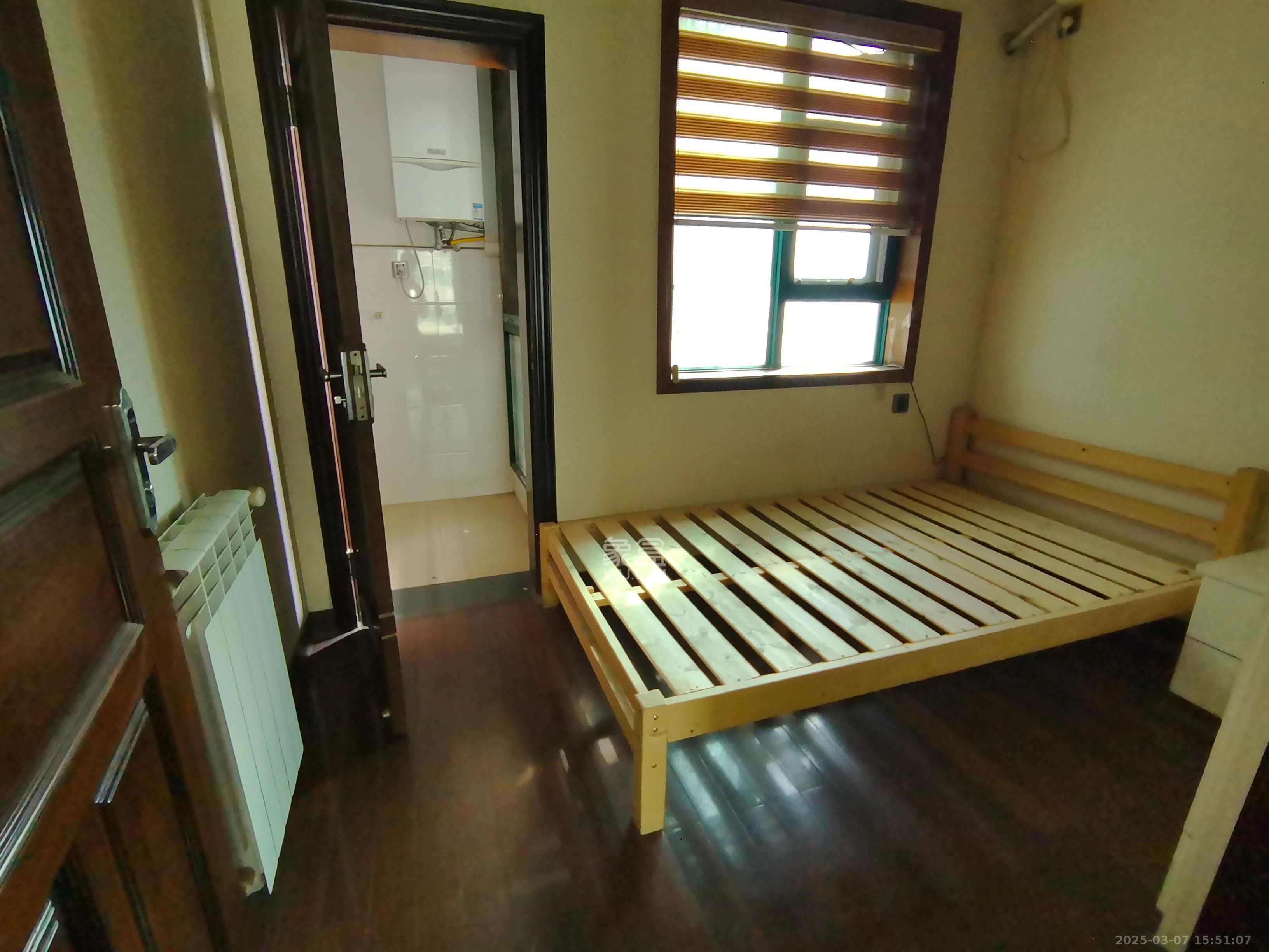 金色华庭  3室2厅2卫    4200.0元/月 金色华庭  3室2厅2卫    4200.0元/月室内图