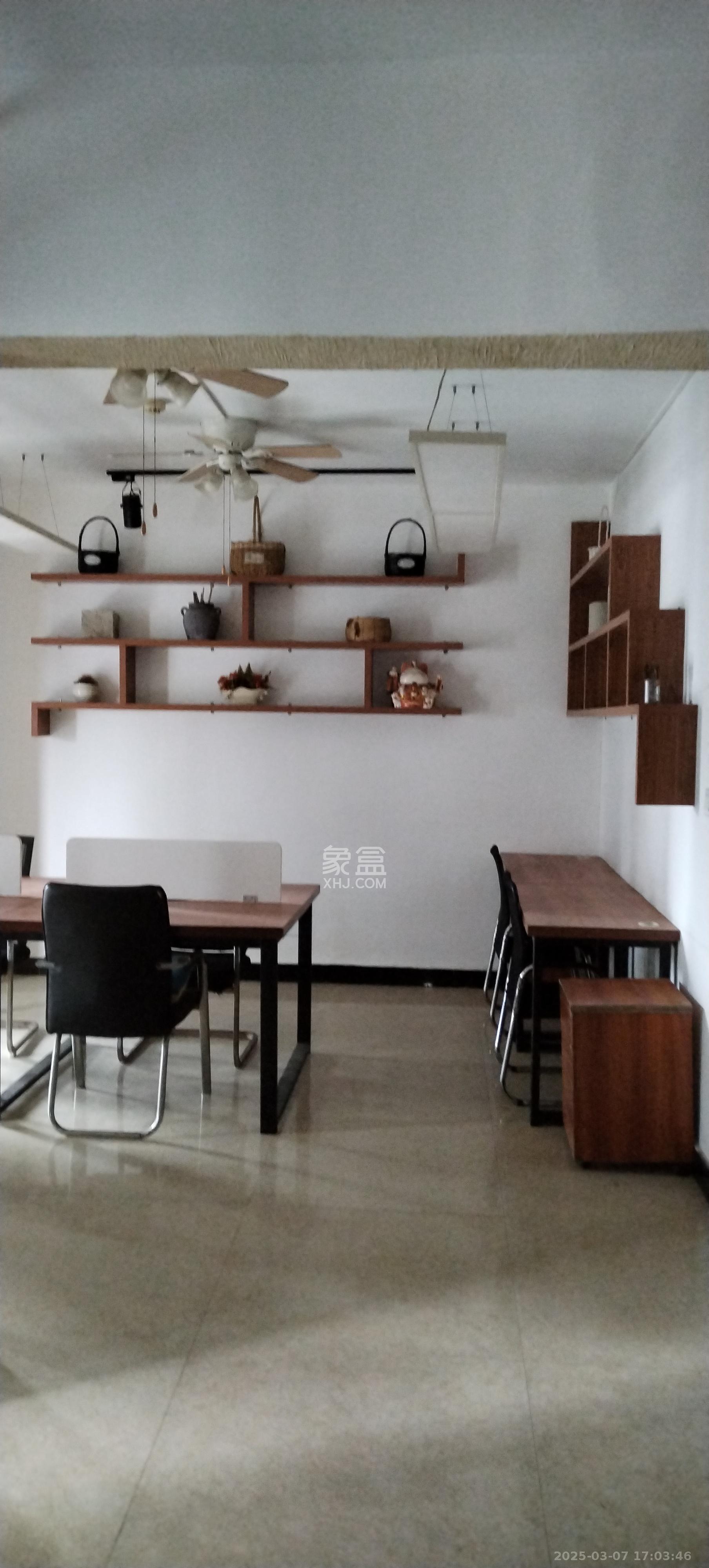 德思勤城市广场(宝格丽公寓) 4室2厅1卫 4800.0元/月 德思勤城市广场(宝格丽公寓) 4室2厅1卫 4800.0元/月室内图