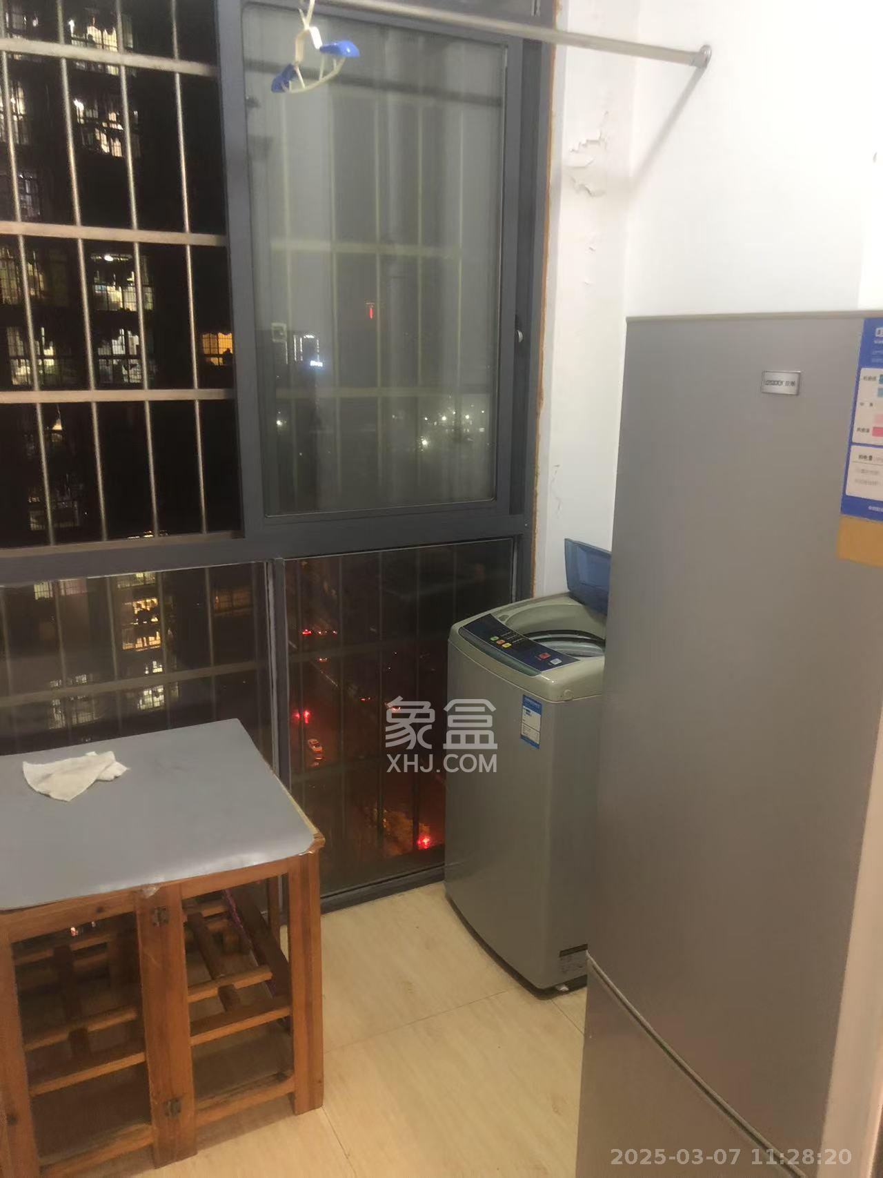 爵士湘 1室1厅1卫 1100.0元/月 爵士湘 1室1厅1卫 1100.0元/月室内图