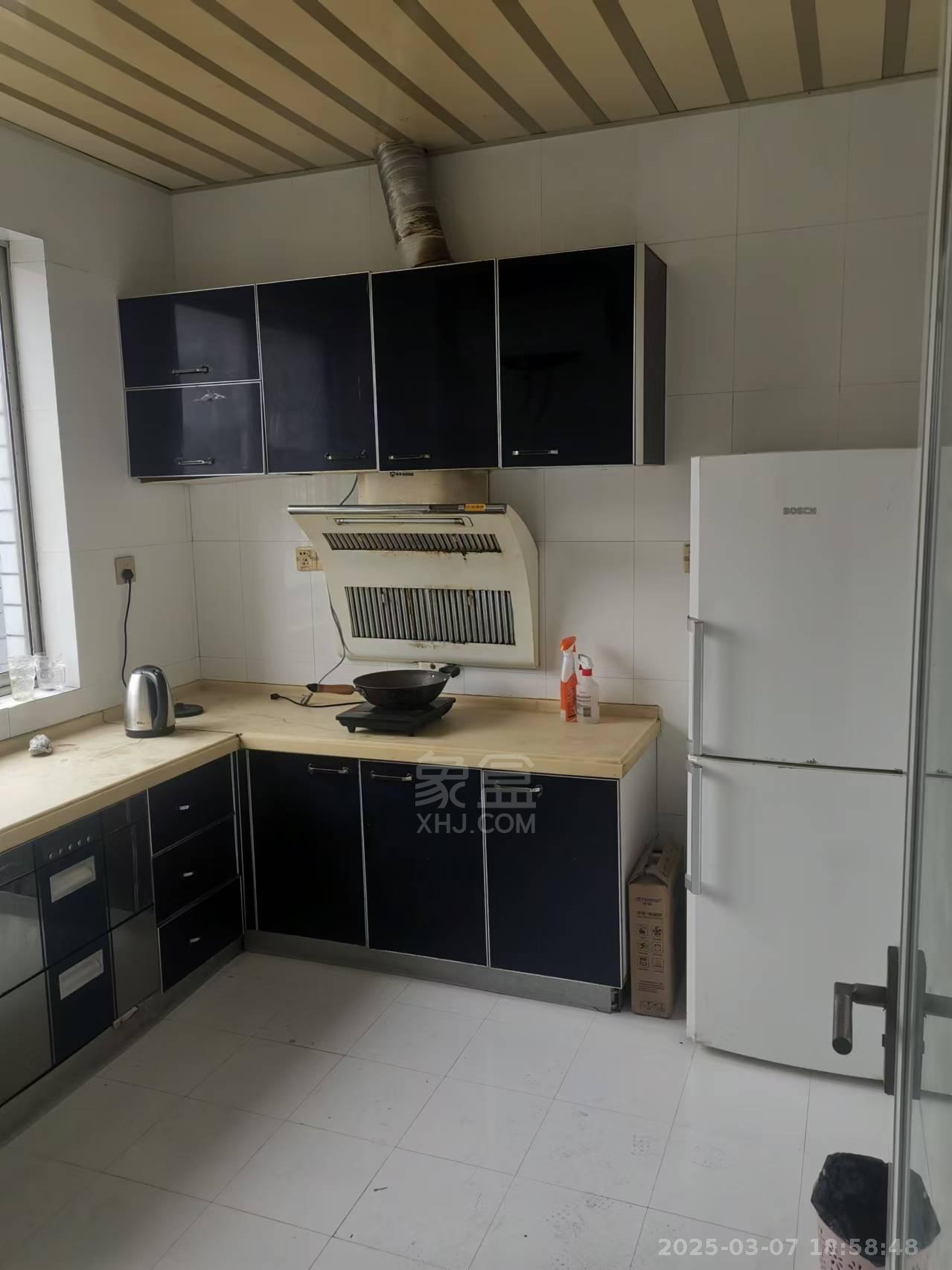 汽车城  3室1厅2卫    1000.0元/月 汽车城  3室1厅2卫    1000.0元/月室内图1