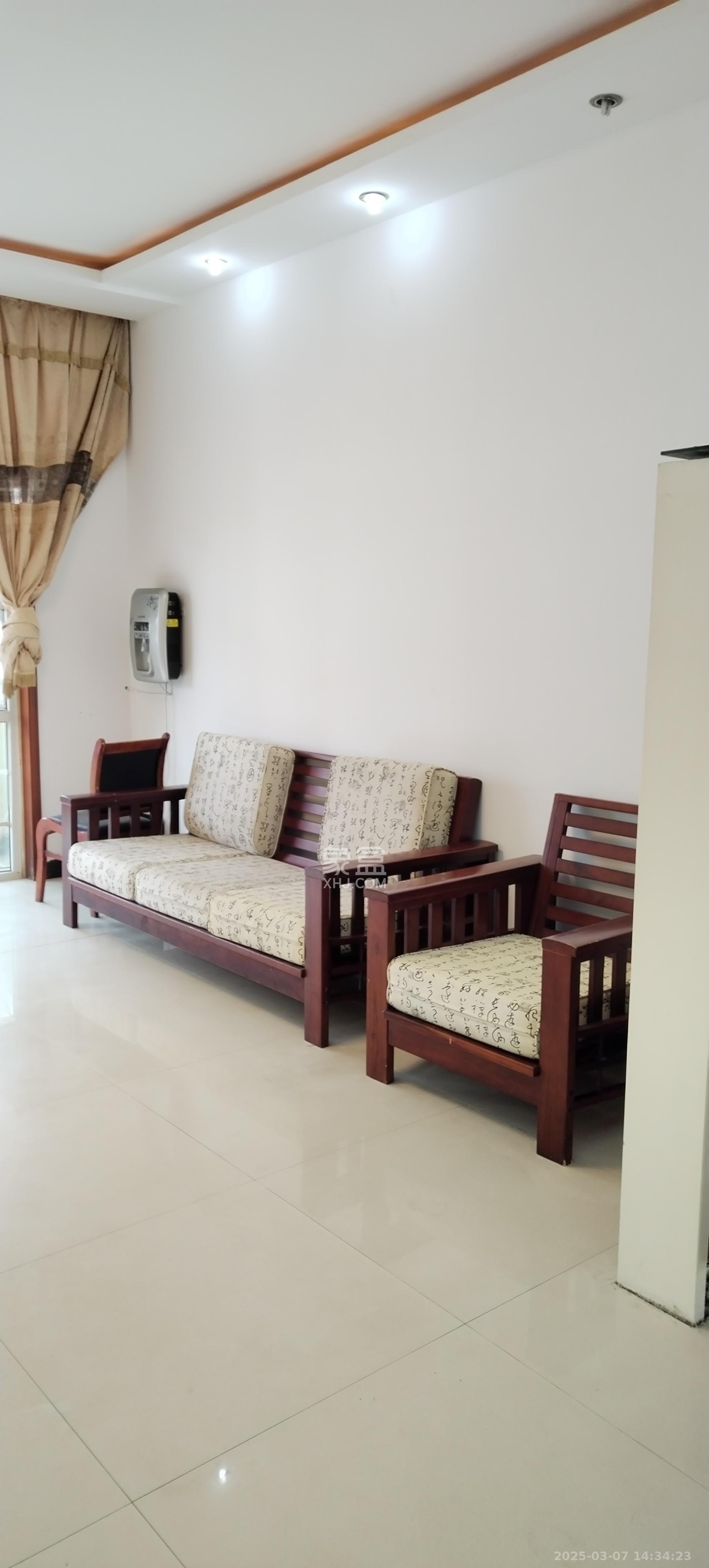 红星农博住宅小区(佳英农博小区) 4室2厅2卫 2400.0元/月 红星农博住宅小区(佳英农博小区) 4室2厅2卫 2400.0元/月室内图