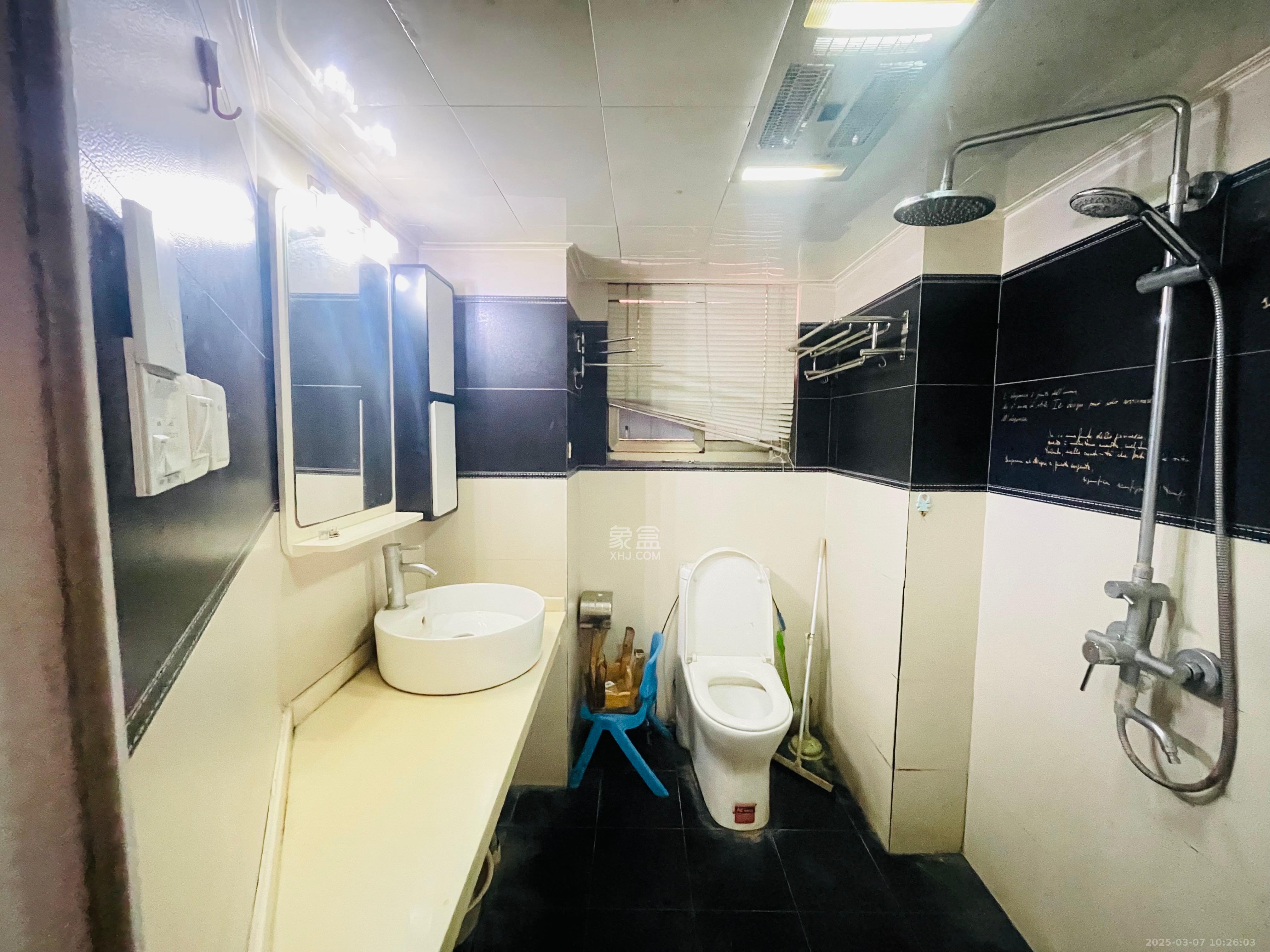 南国嘉苑 4室2厅2卫 3500.0元/月 南国嘉苑 4室2厅2卫 3500.0元/月室内图