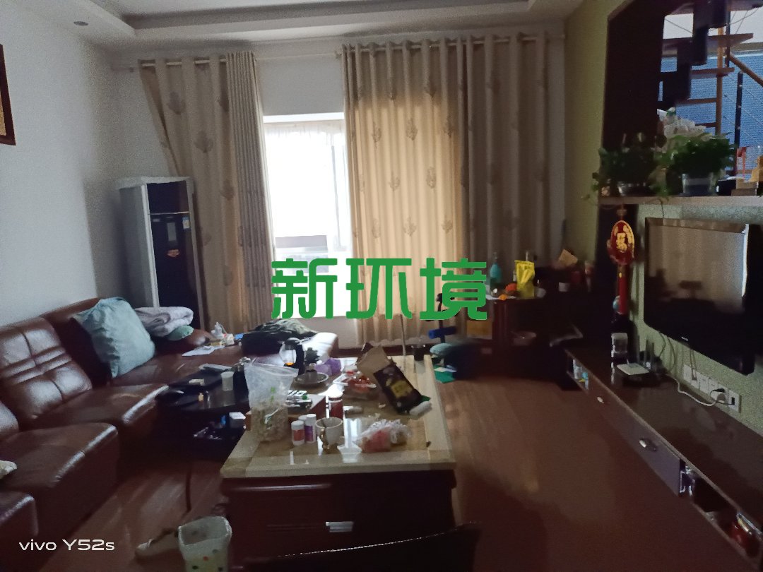 幸福阳光小区  7室3厅3卫   80.00万客厅
