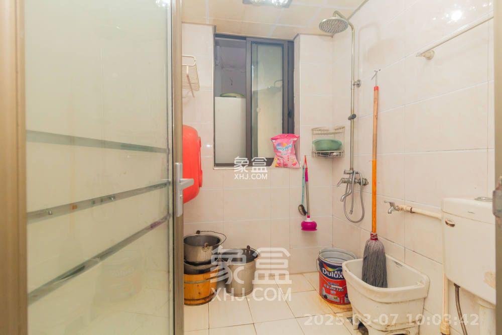 旭辉华庭 4室2厅2卫 2800.0元/月 旭辉华庭 4室2厅2卫 2800.0元/月室内图