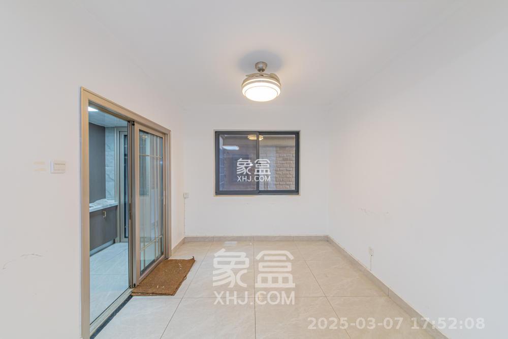 中建芙蓉嘉苑 4室2厅2卫 2800.0元/月 中建芙蓉嘉苑 4室2厅2卫 2800.0元/月室内图