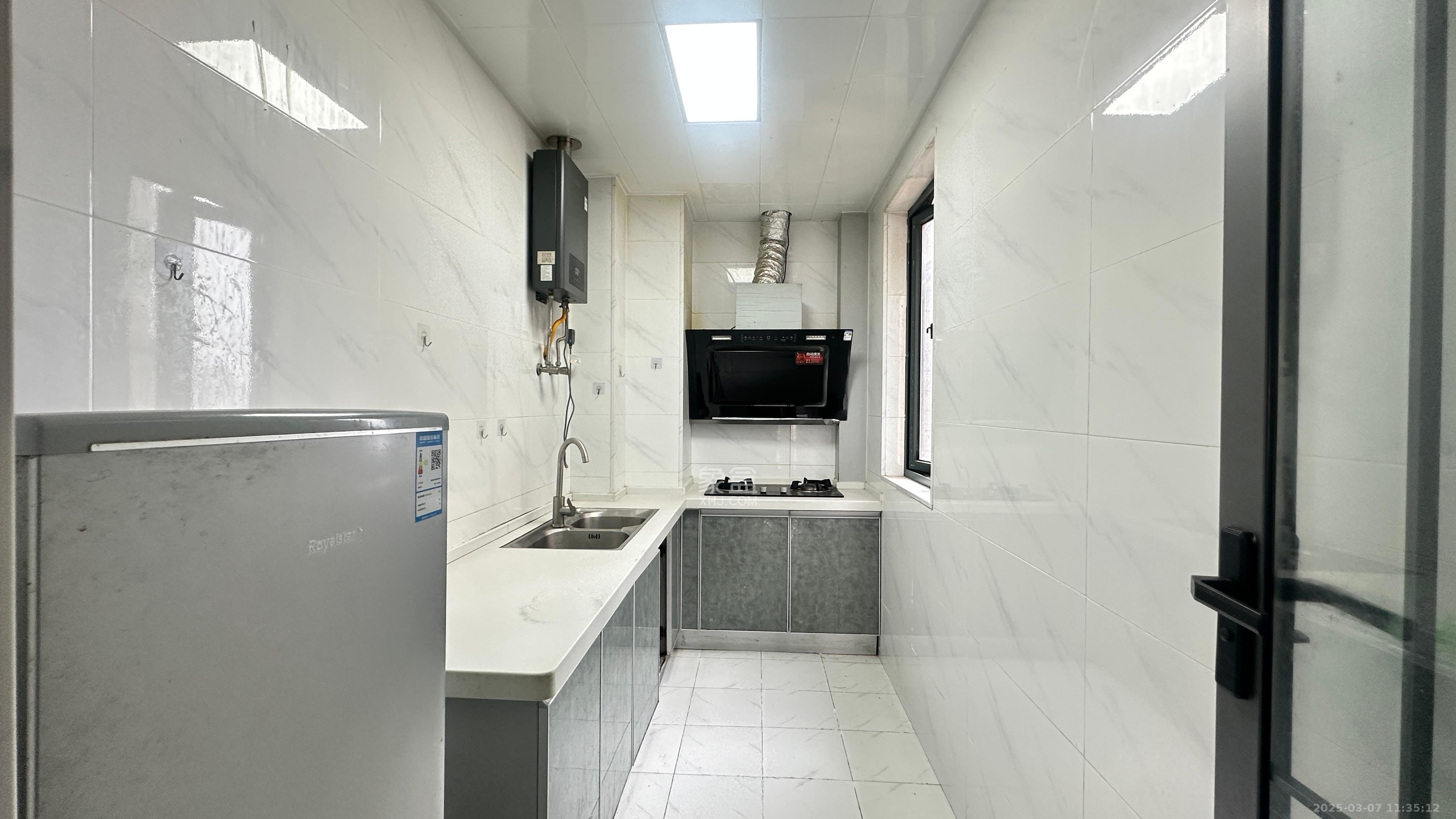 金富星悦汇 4室2厅2卫 1800.0元/月 金富星悦汇 4室2厅2卫 1800.0元/月室内图