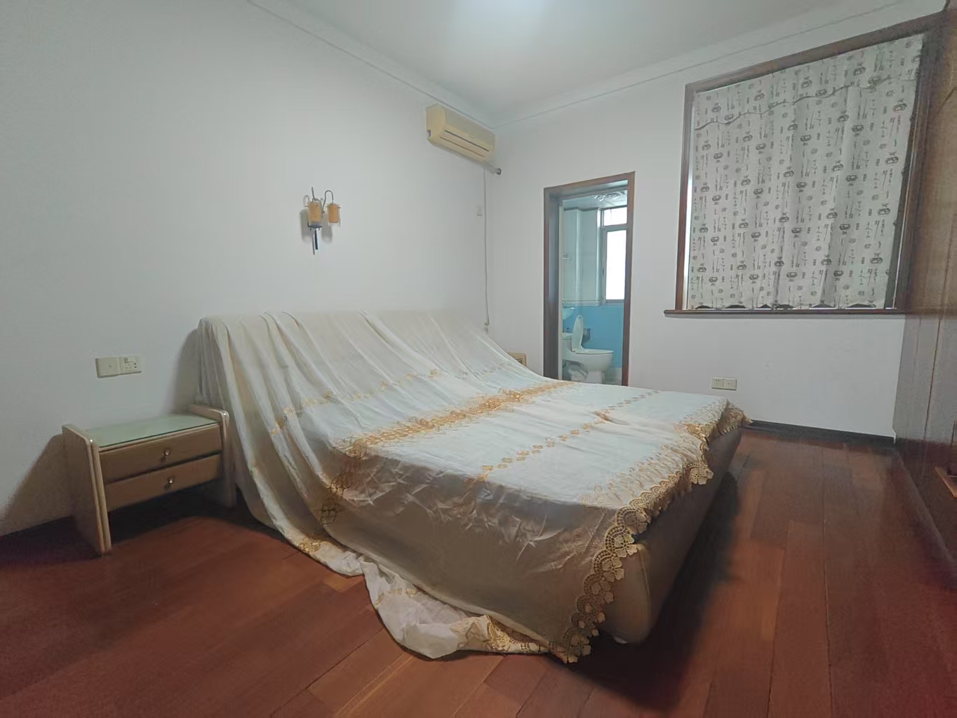 金山花园  3室1厅2卫    1000.0元/月 金山花园  3室1厅2卫    1000.0元/月室内图