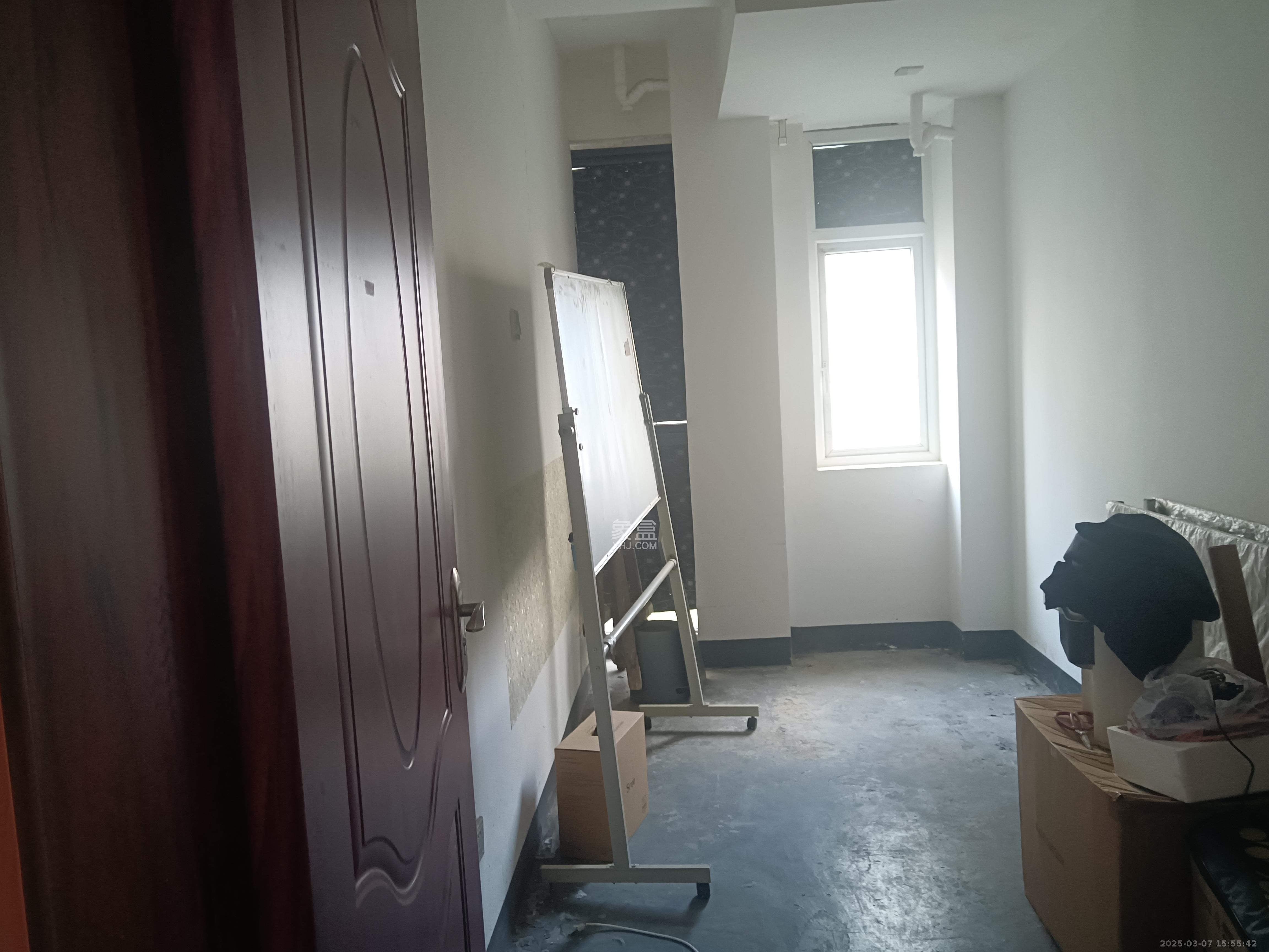 华银天际 3室2厅2卫 2500.0元/月 华银天际 3室2厅2卫 2500.0元/月室内图